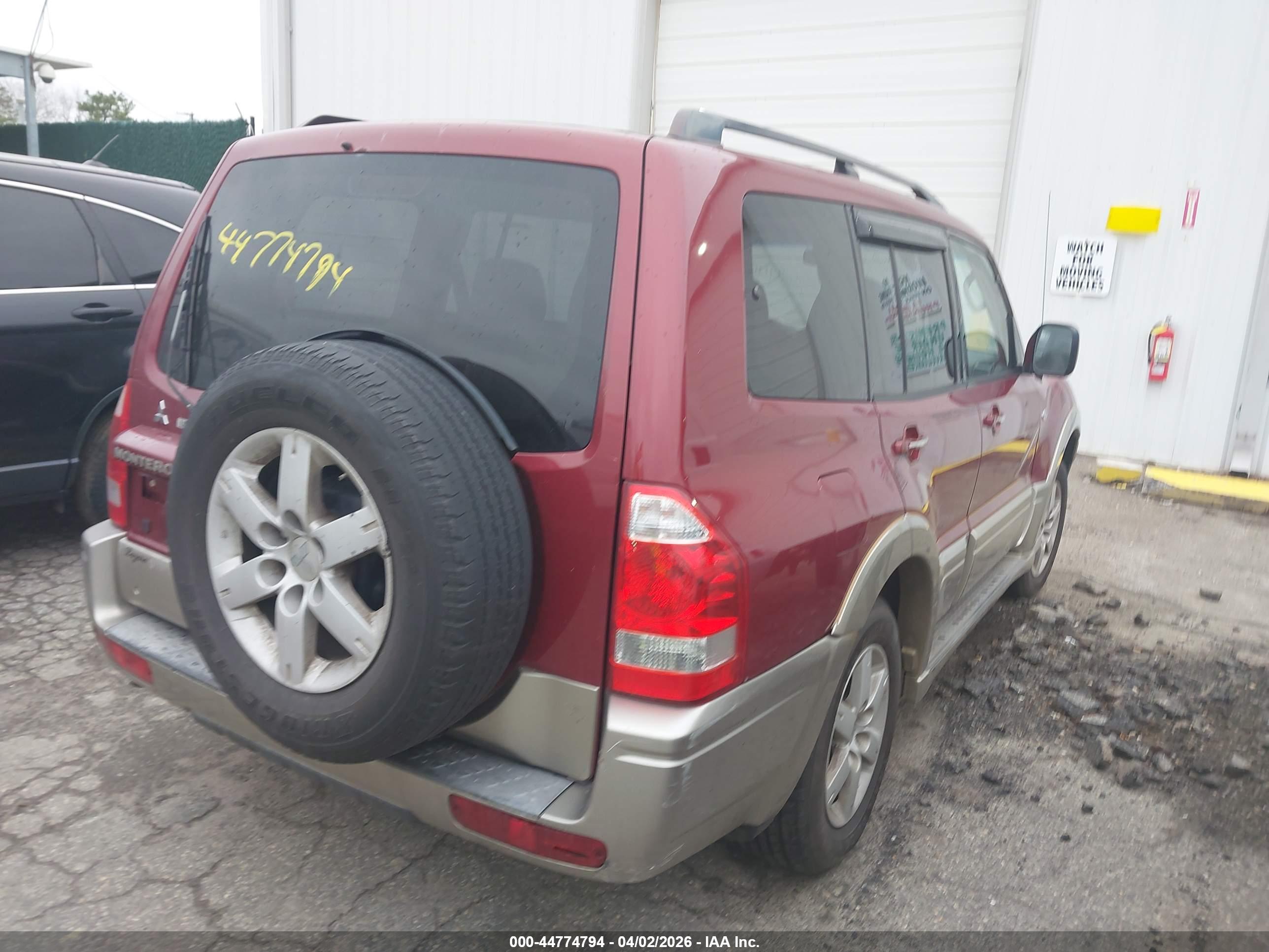 MITSUBISHI MONTERO image 4