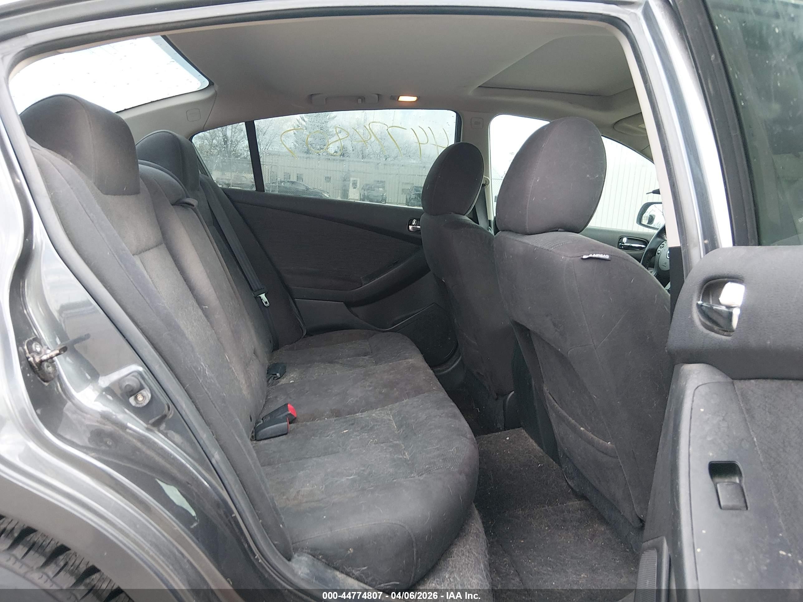 NISSAN ALTIMA image 8