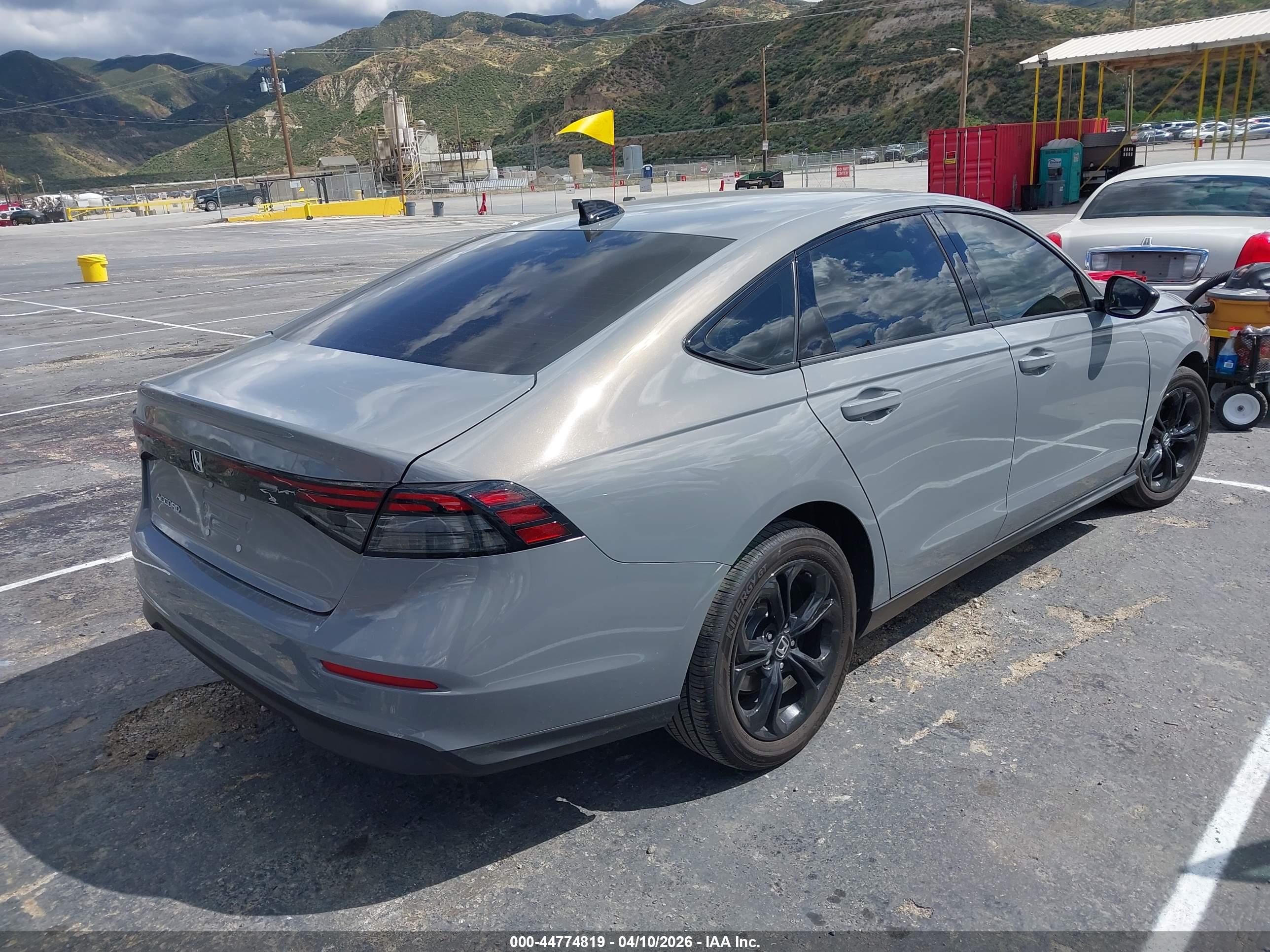 HONDA ACCORD image 4