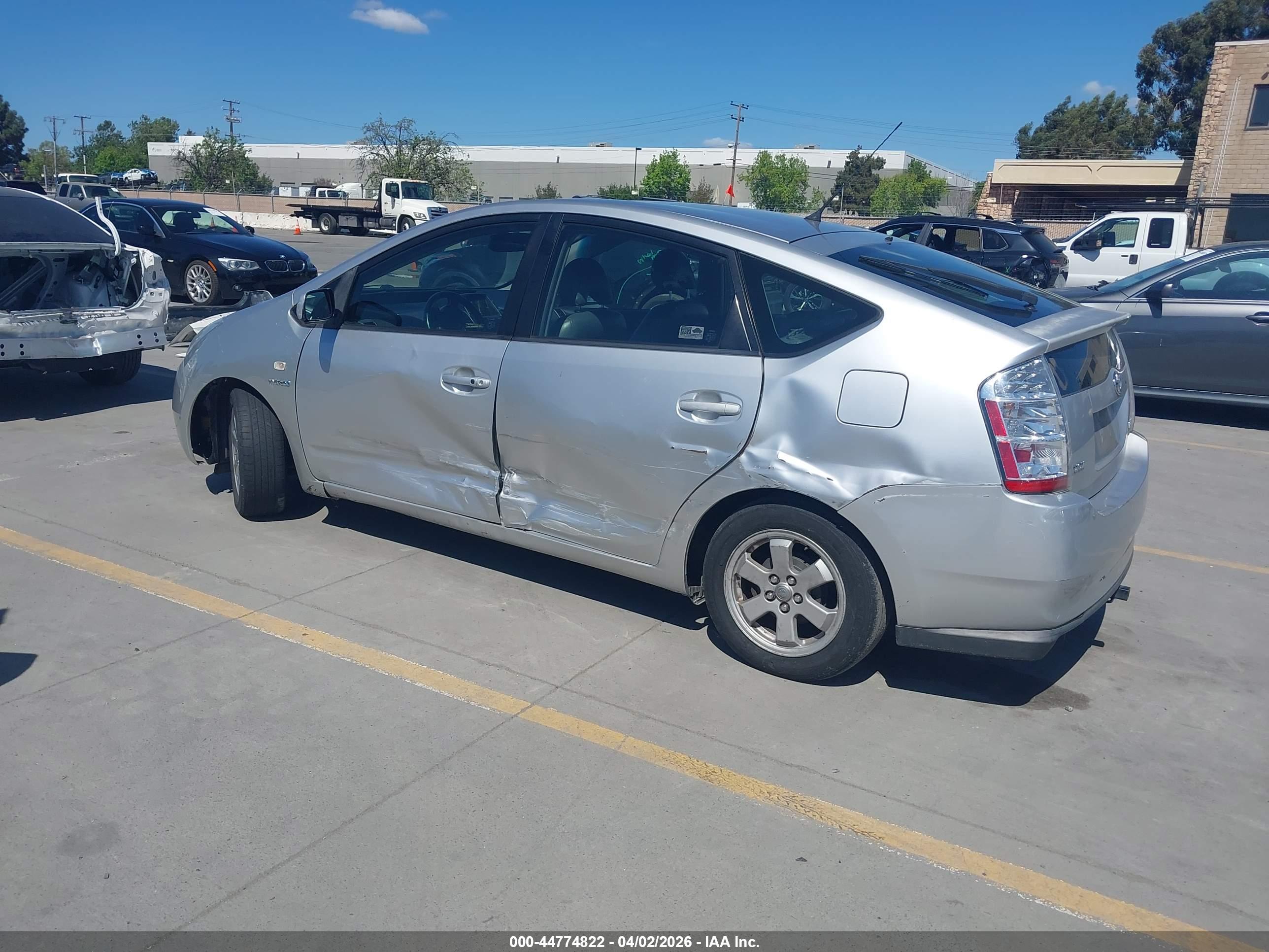TOYOTA PRIUS image 3