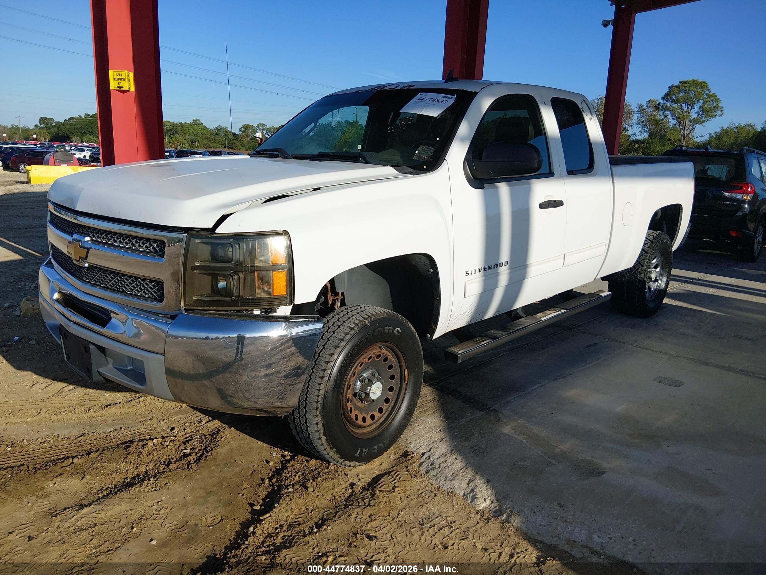CHEVROLET SILVERADO image 2