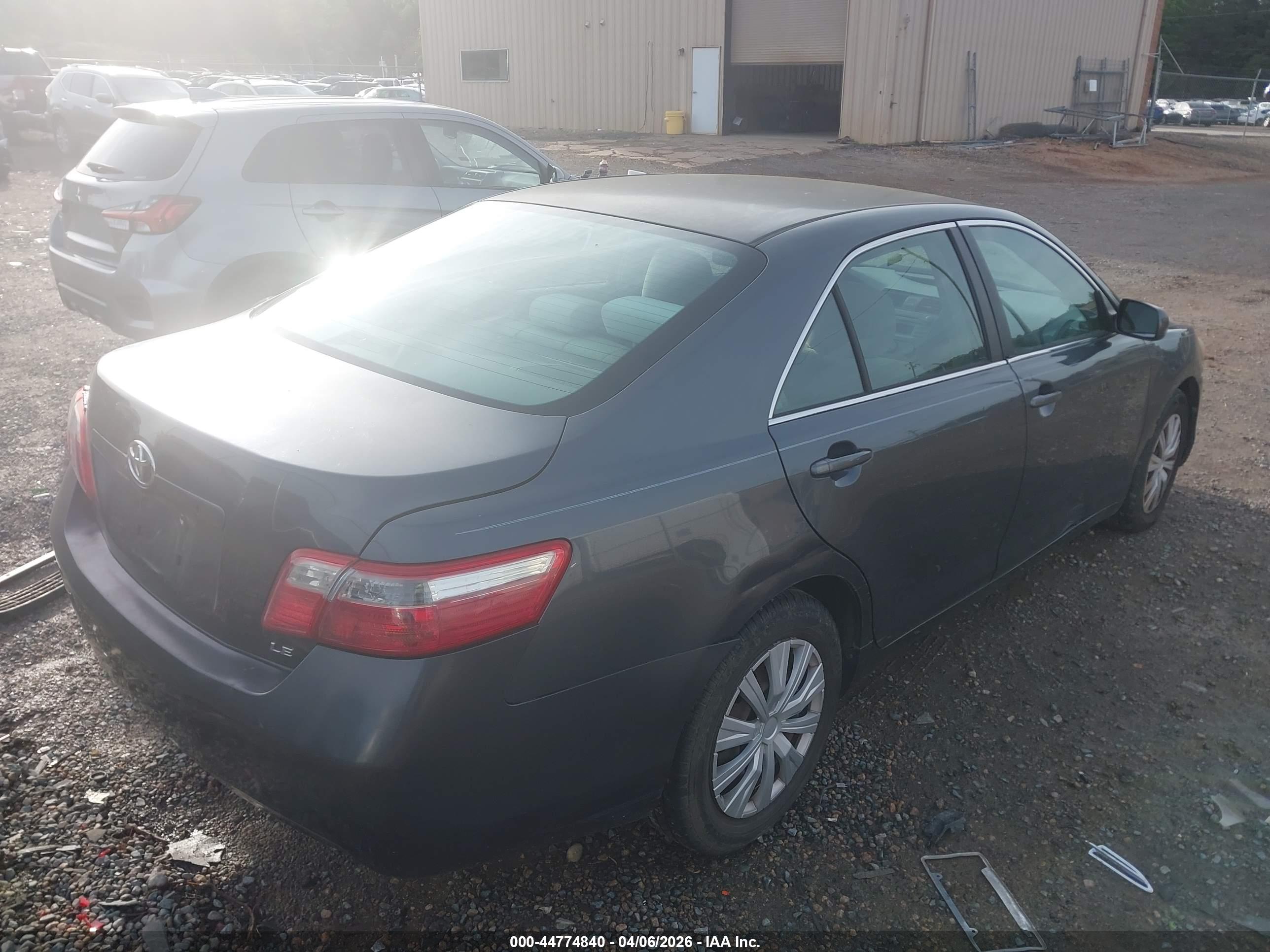 TOYOTA CAMRY image 4