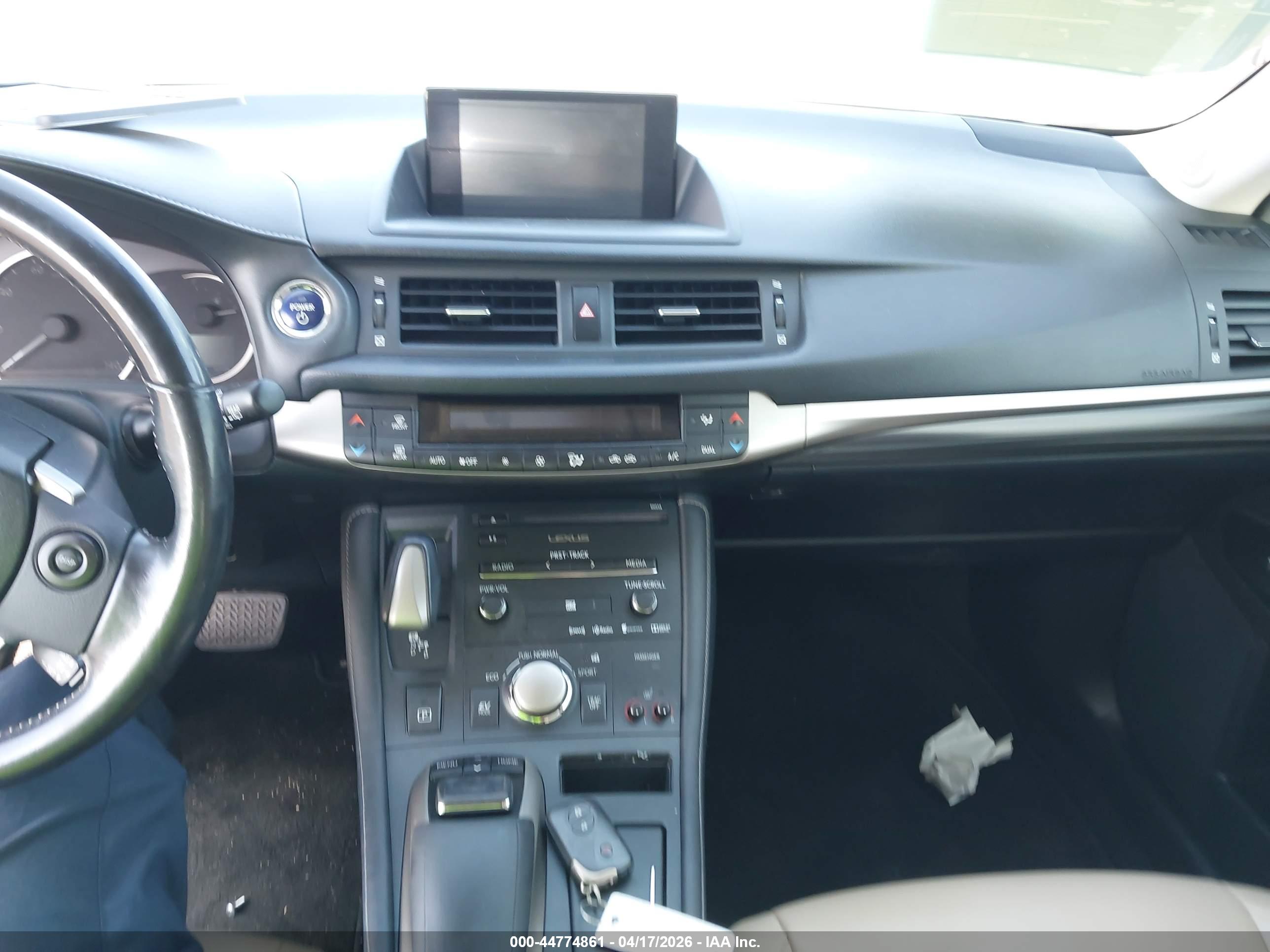 LEXUS CT image 11