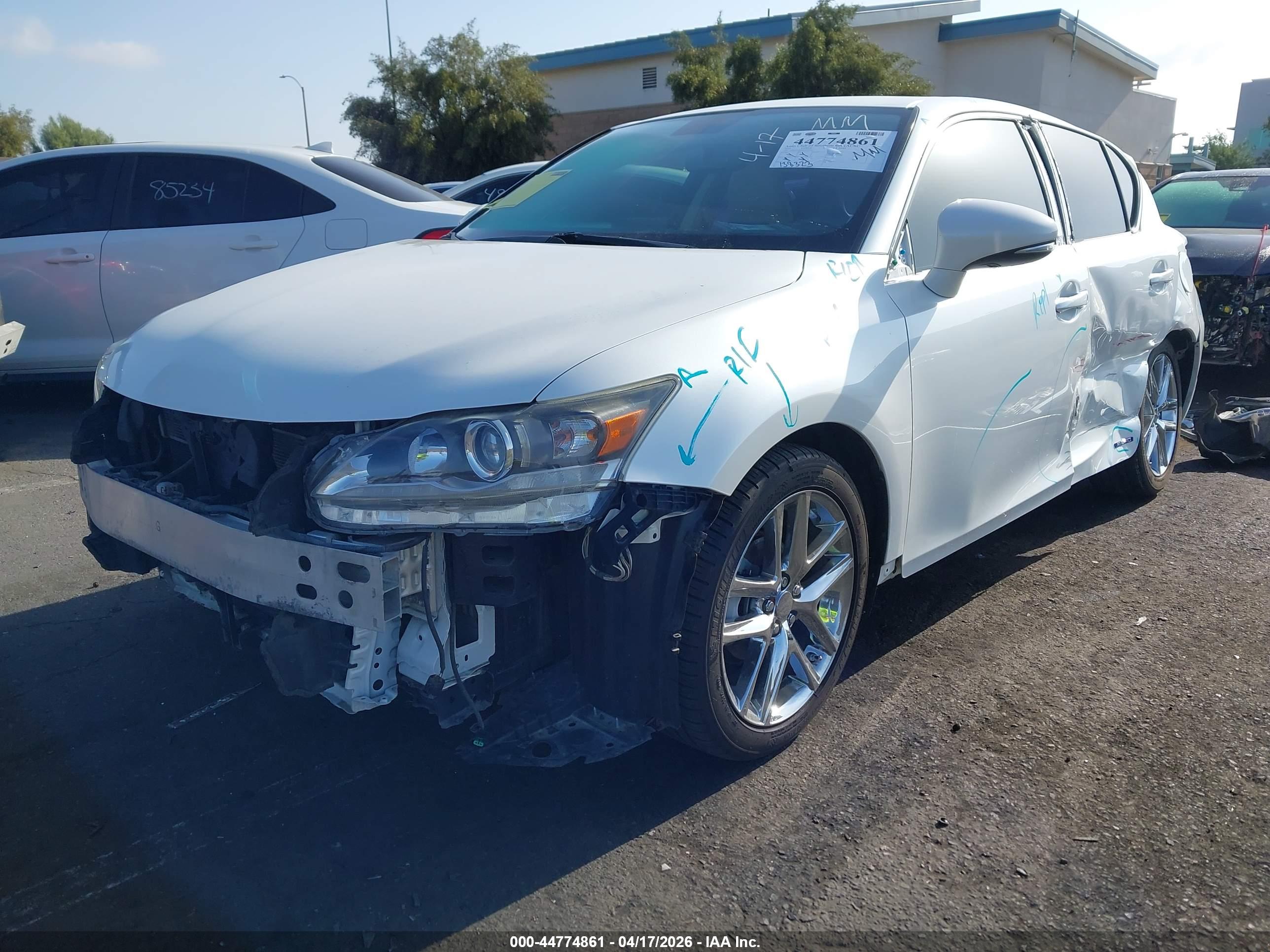 LEXUS CT image 2