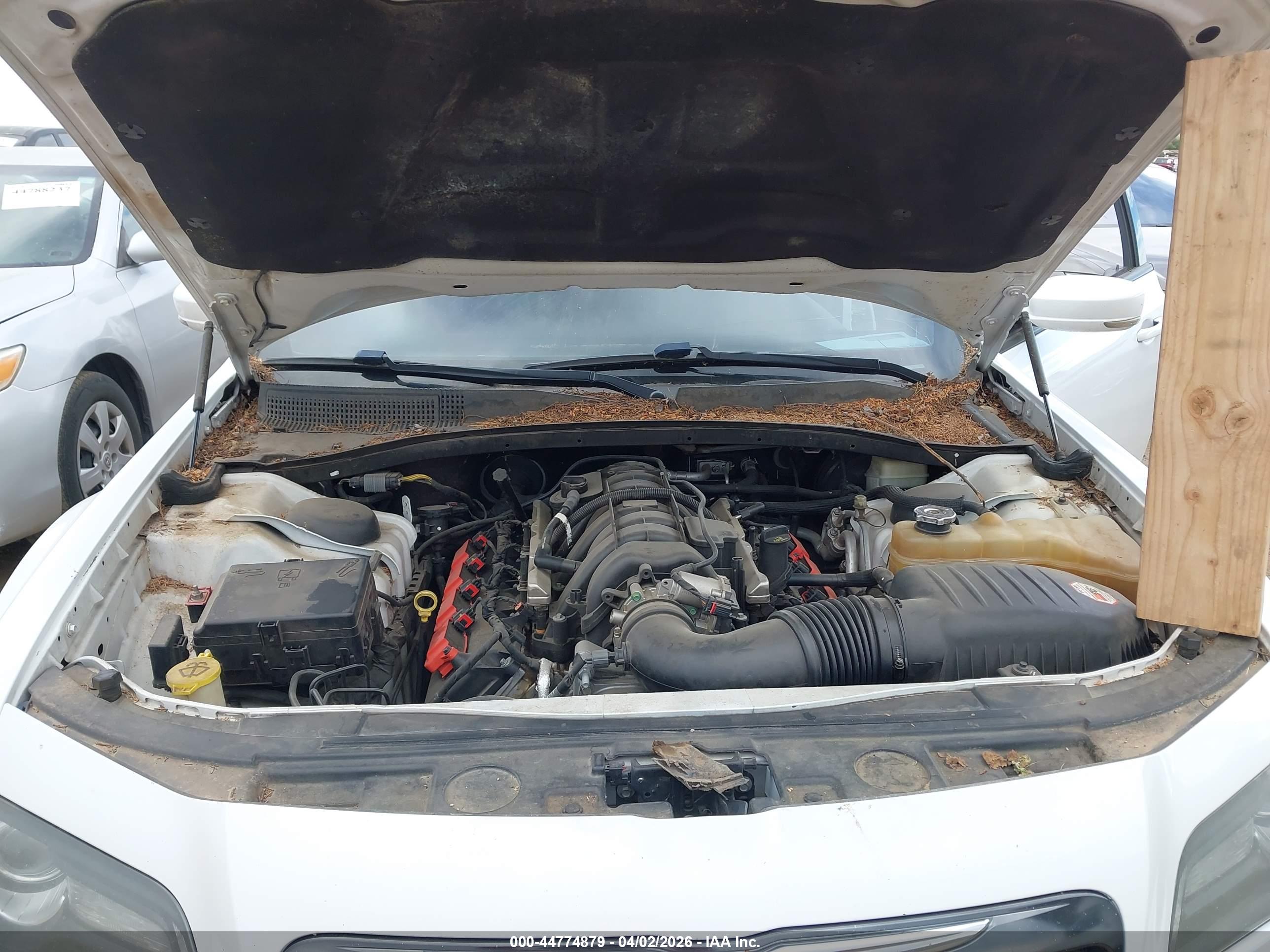 CHRYSLER 300 image 10