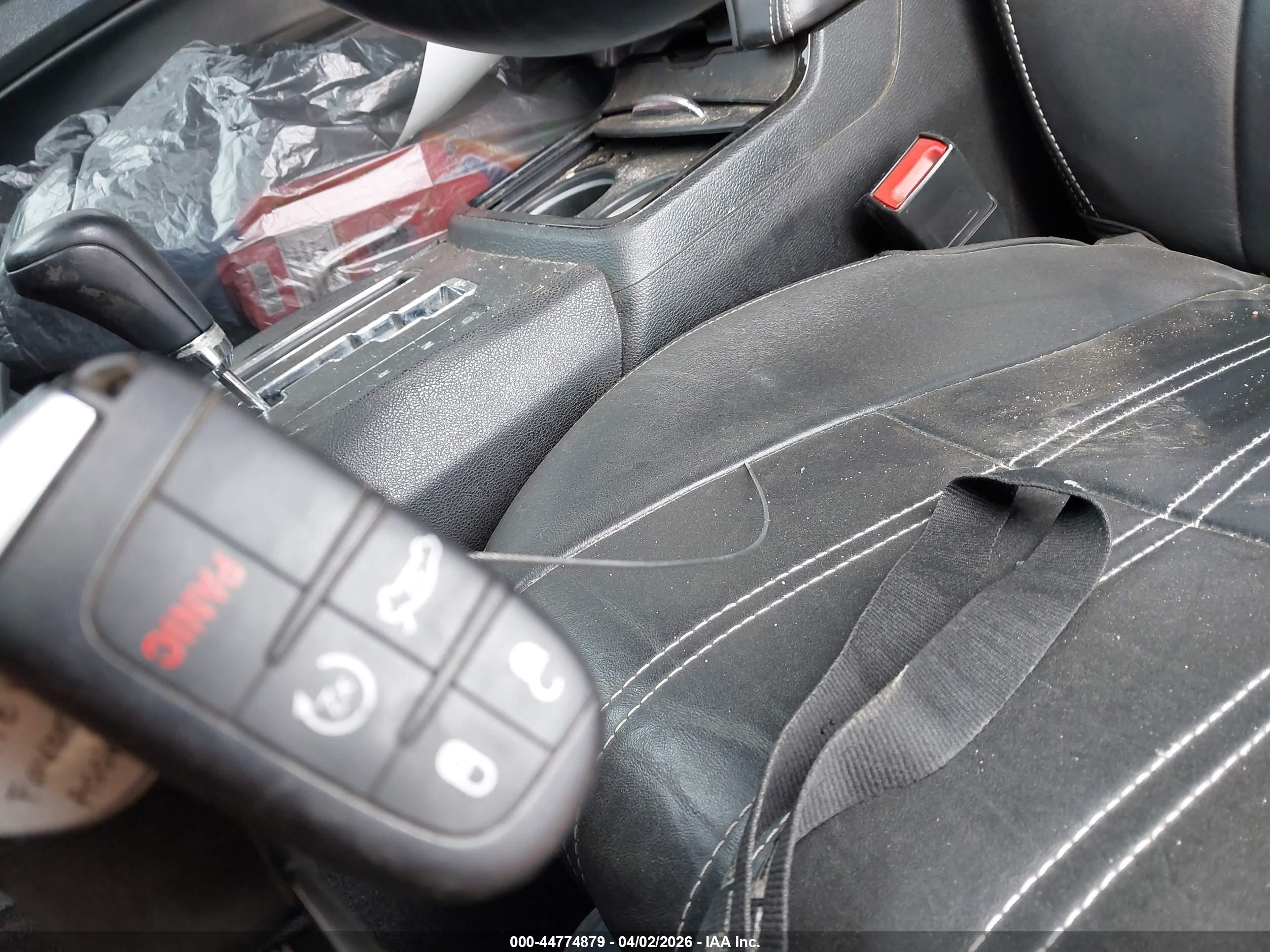 CHRYSLER 300 image 11