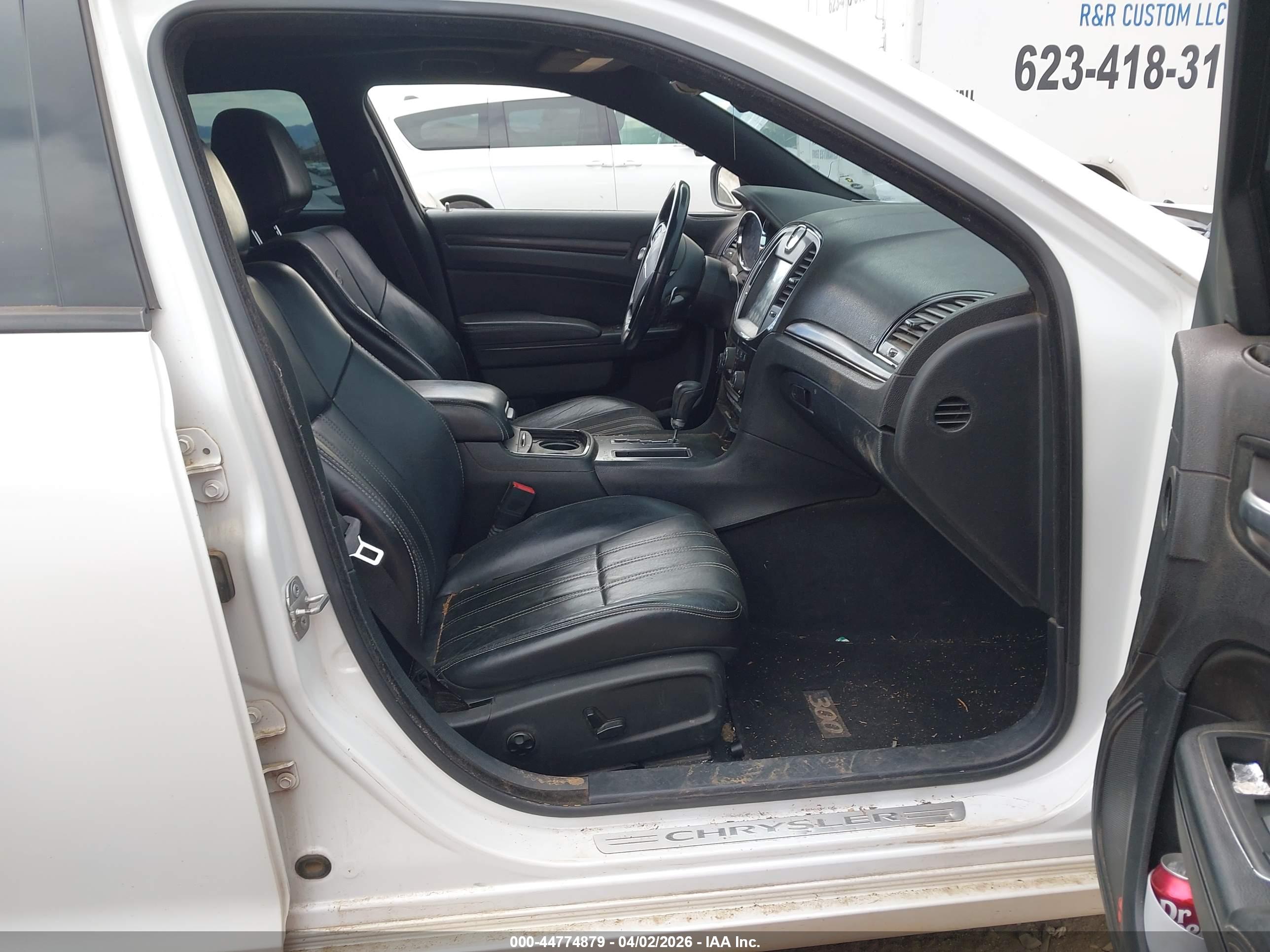 CHRYSLER 300 image 5