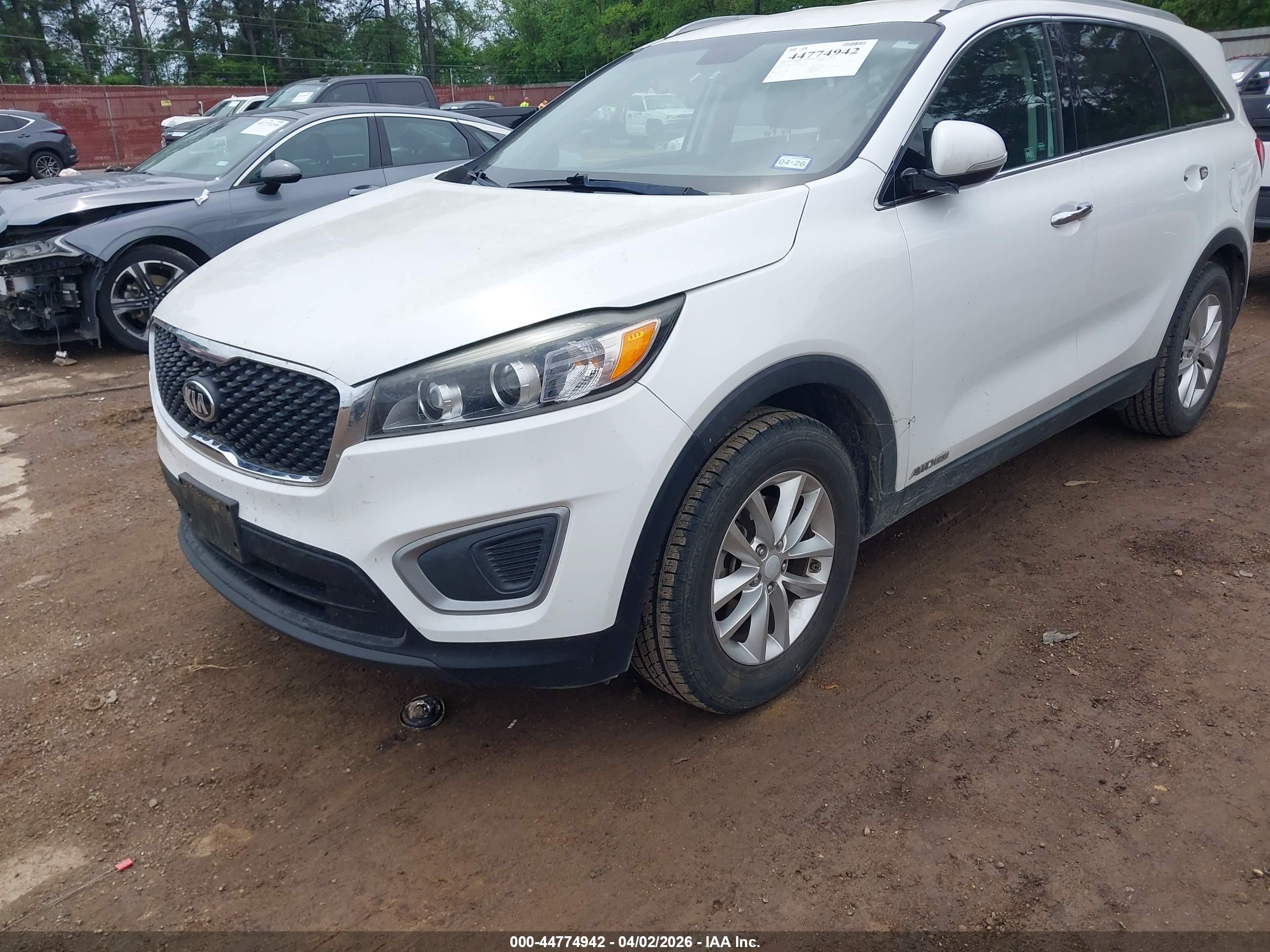 KIA SORENTO image 6