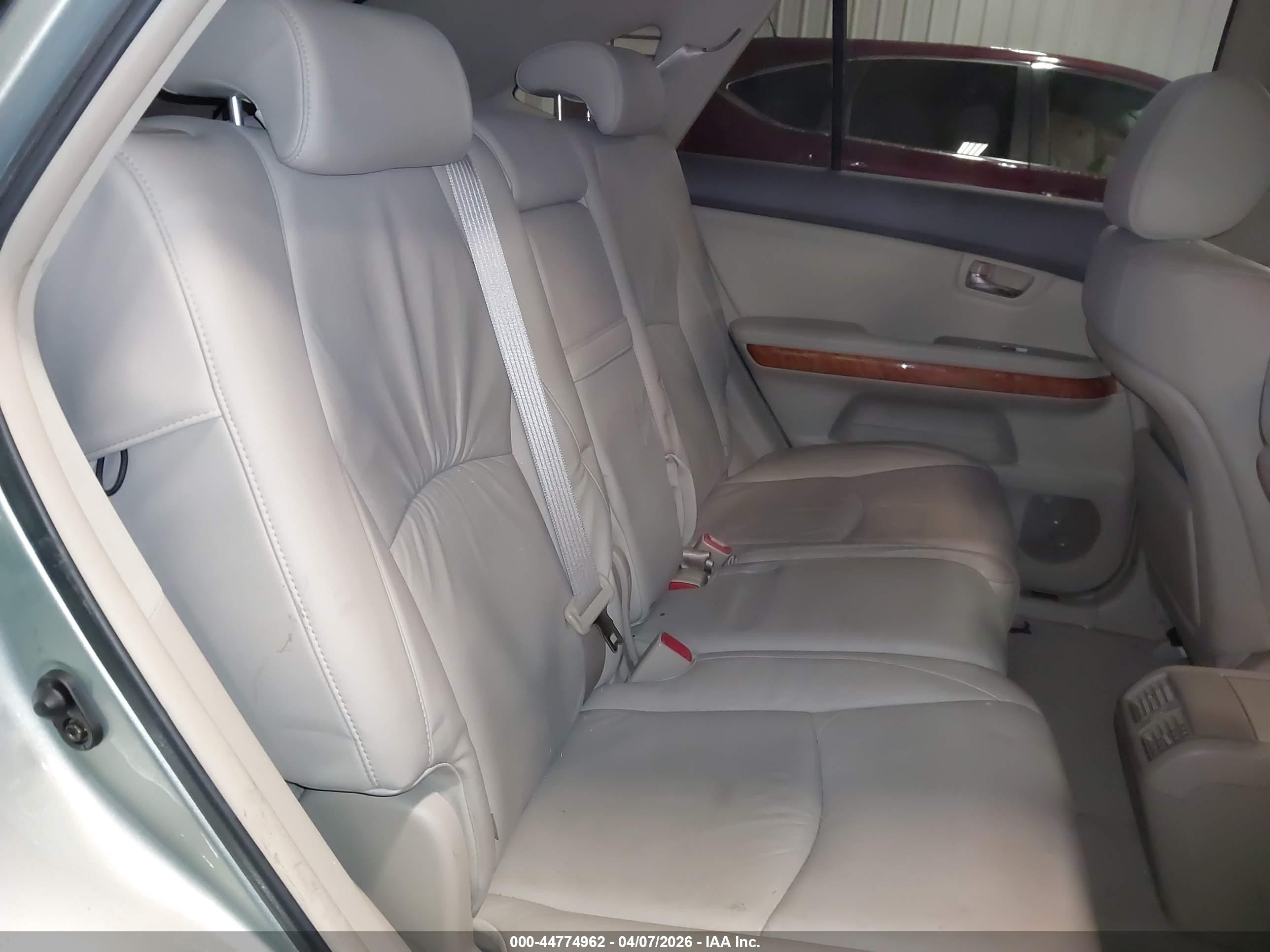LEXUS RX image 8