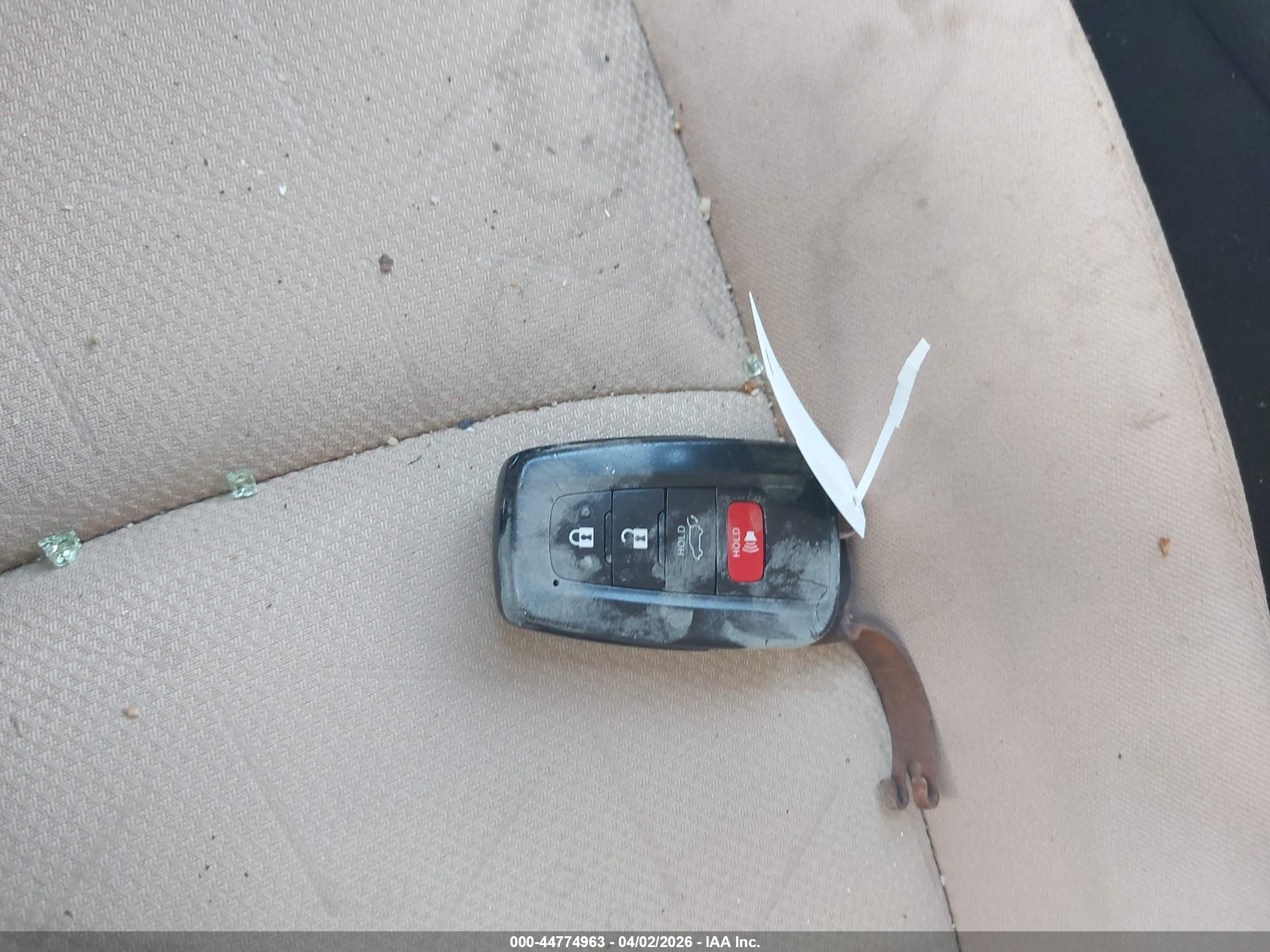 TOYOTA RAV4 image 11