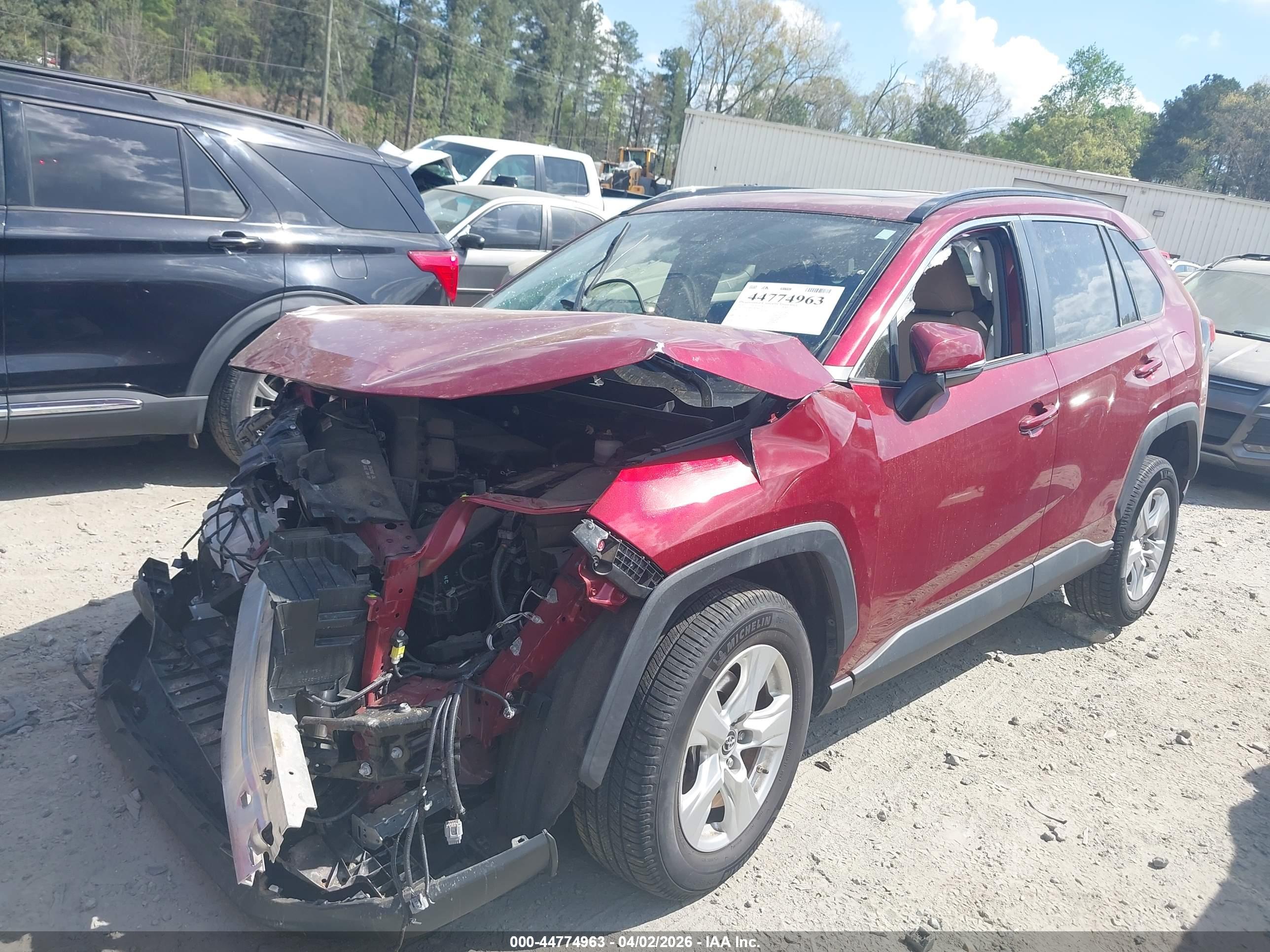 TOYOTA RAV4 image 2