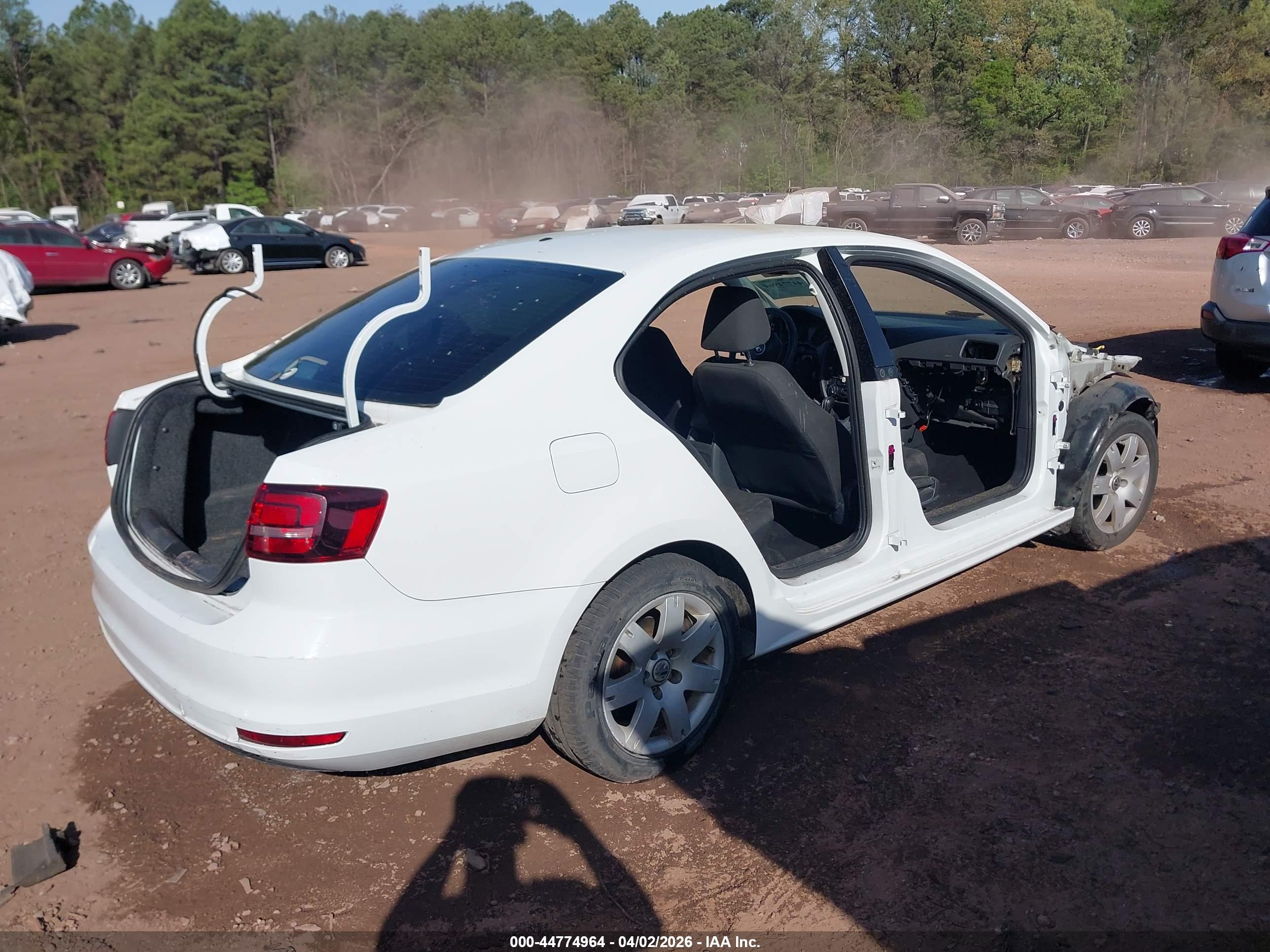 VOLKSWAGEN JETTA image 4