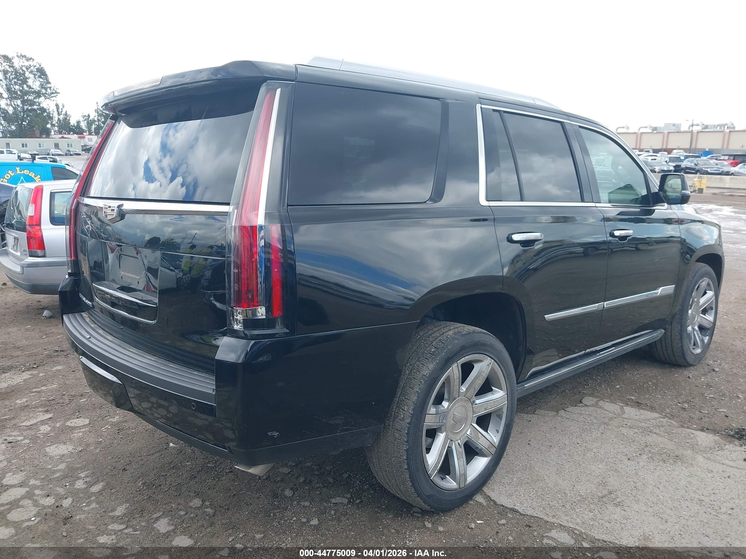 CADILLAC ESCALADE image 4