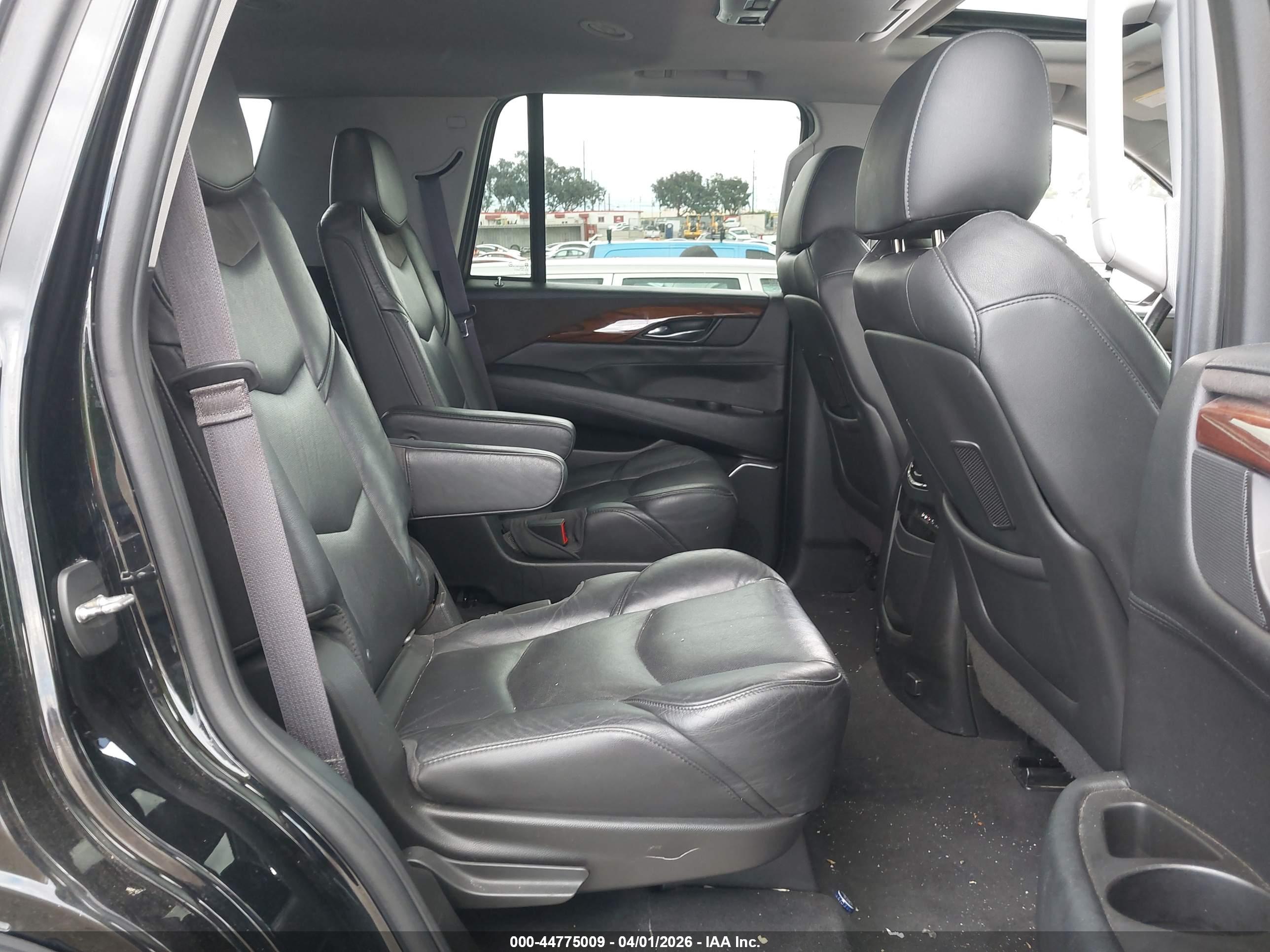 CADILLAC ESCALADE image 8