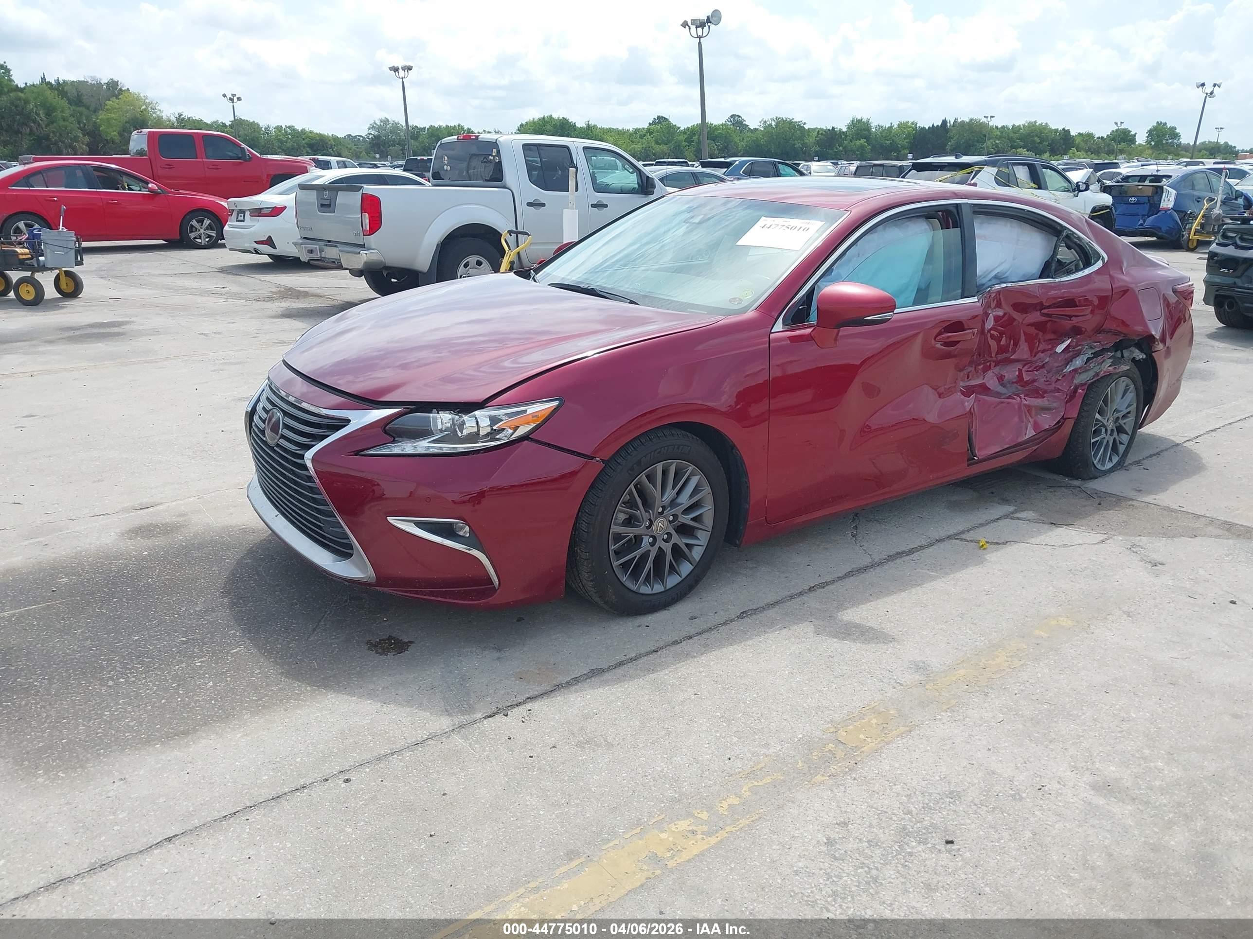 LEXUS ES image 2