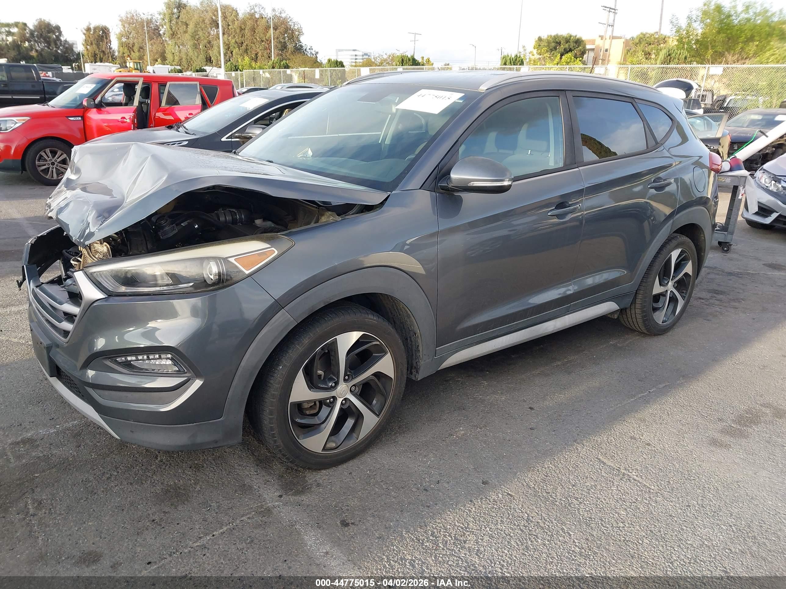 HYUNDAI TUCSON image 2