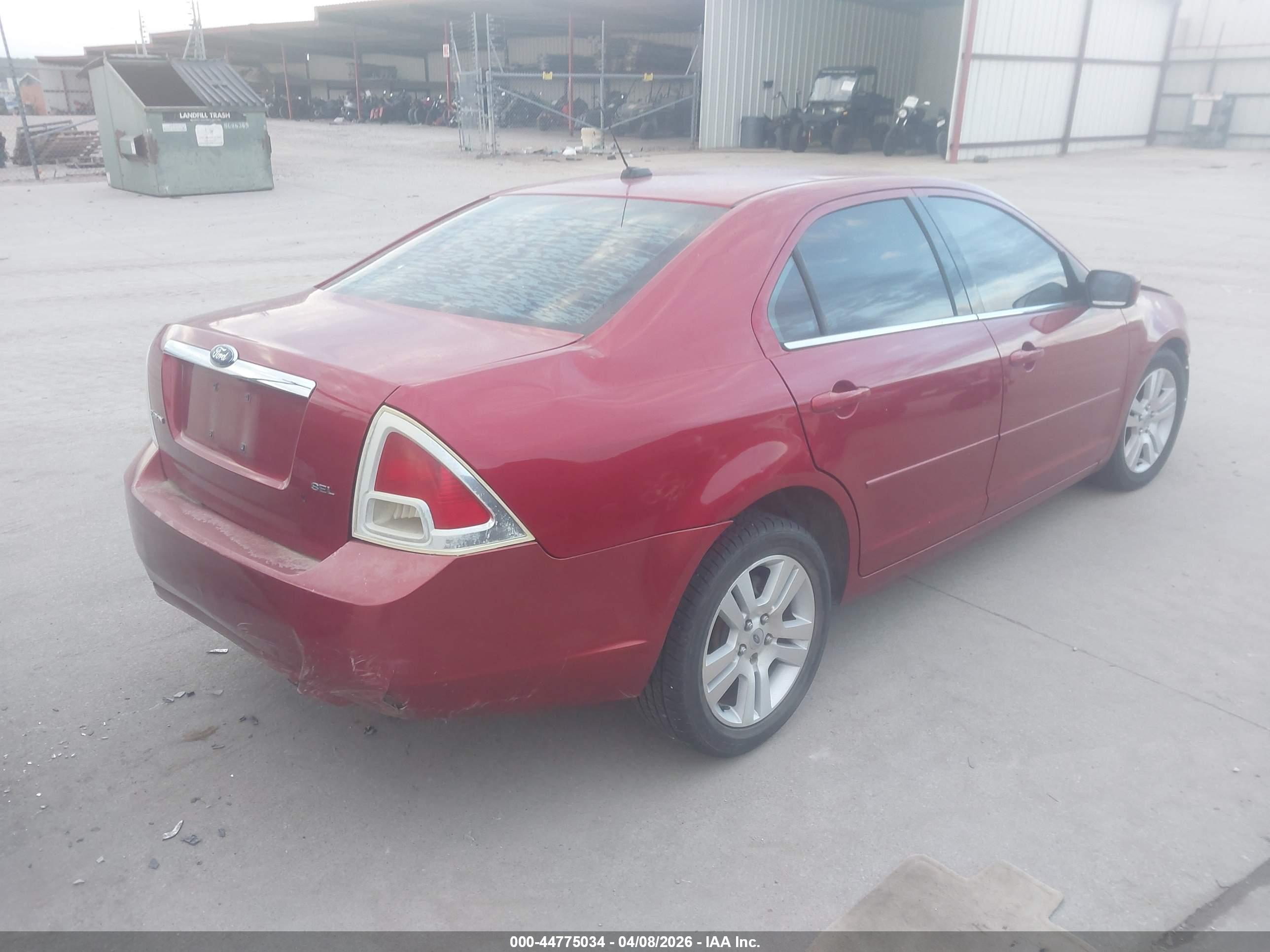FORD FUSION image 4