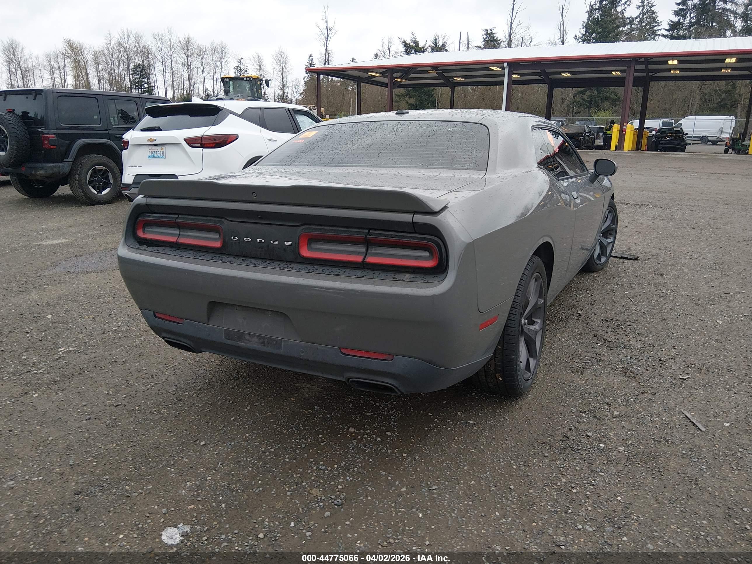 DODGE CHALLENGER image 4