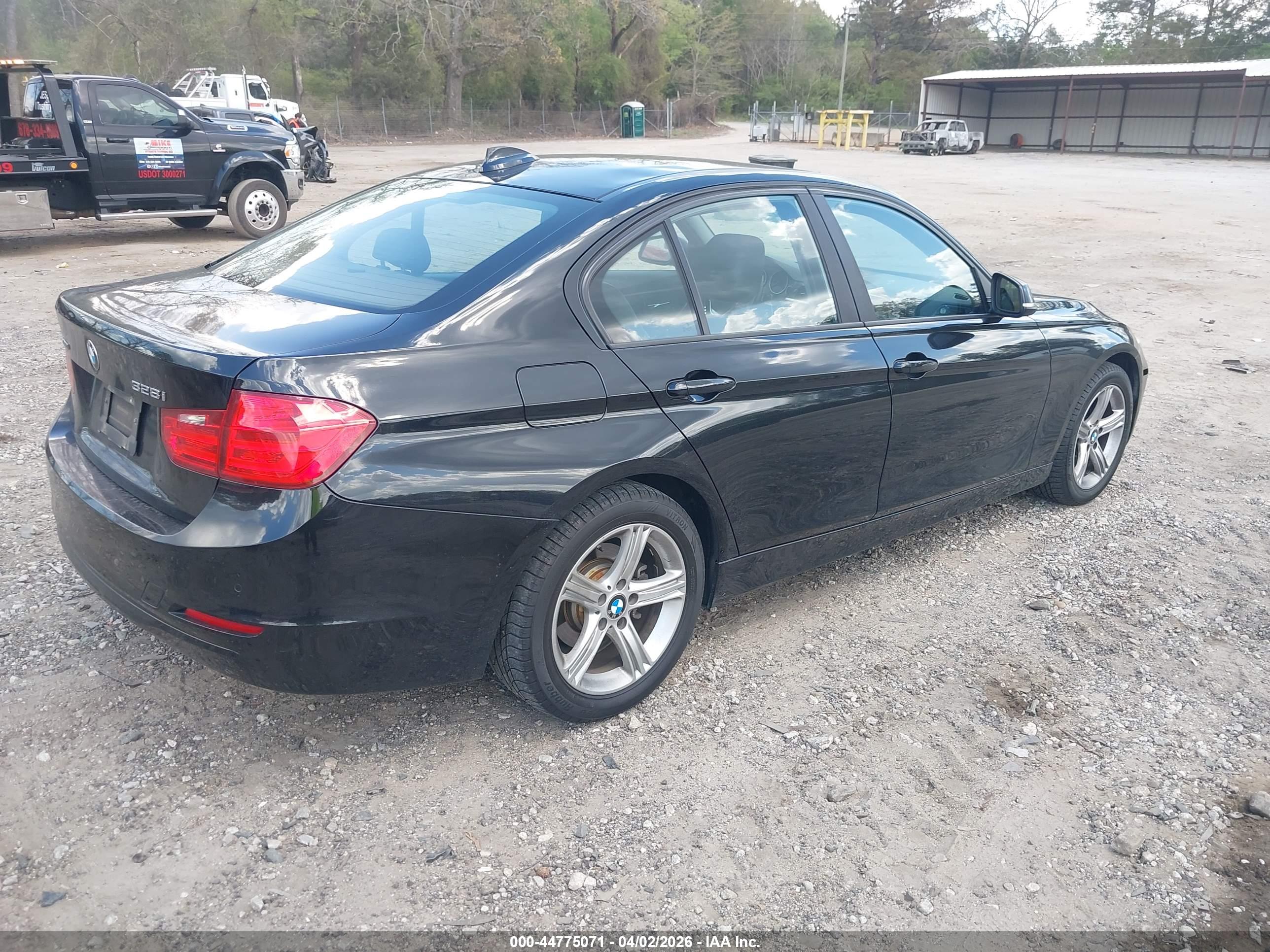 BMW 328I image 4