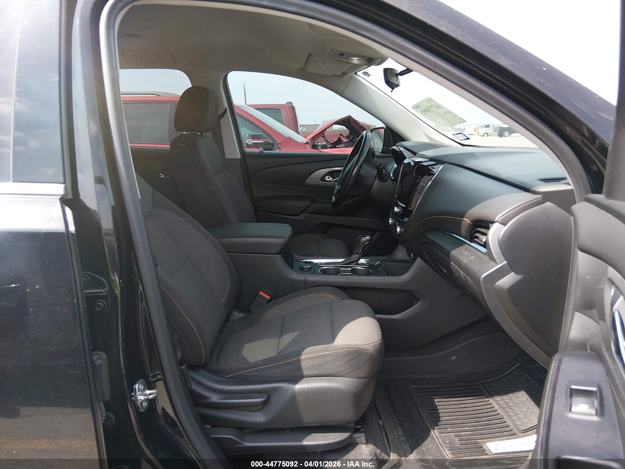 CHEVROLET TRAVERSE image 5