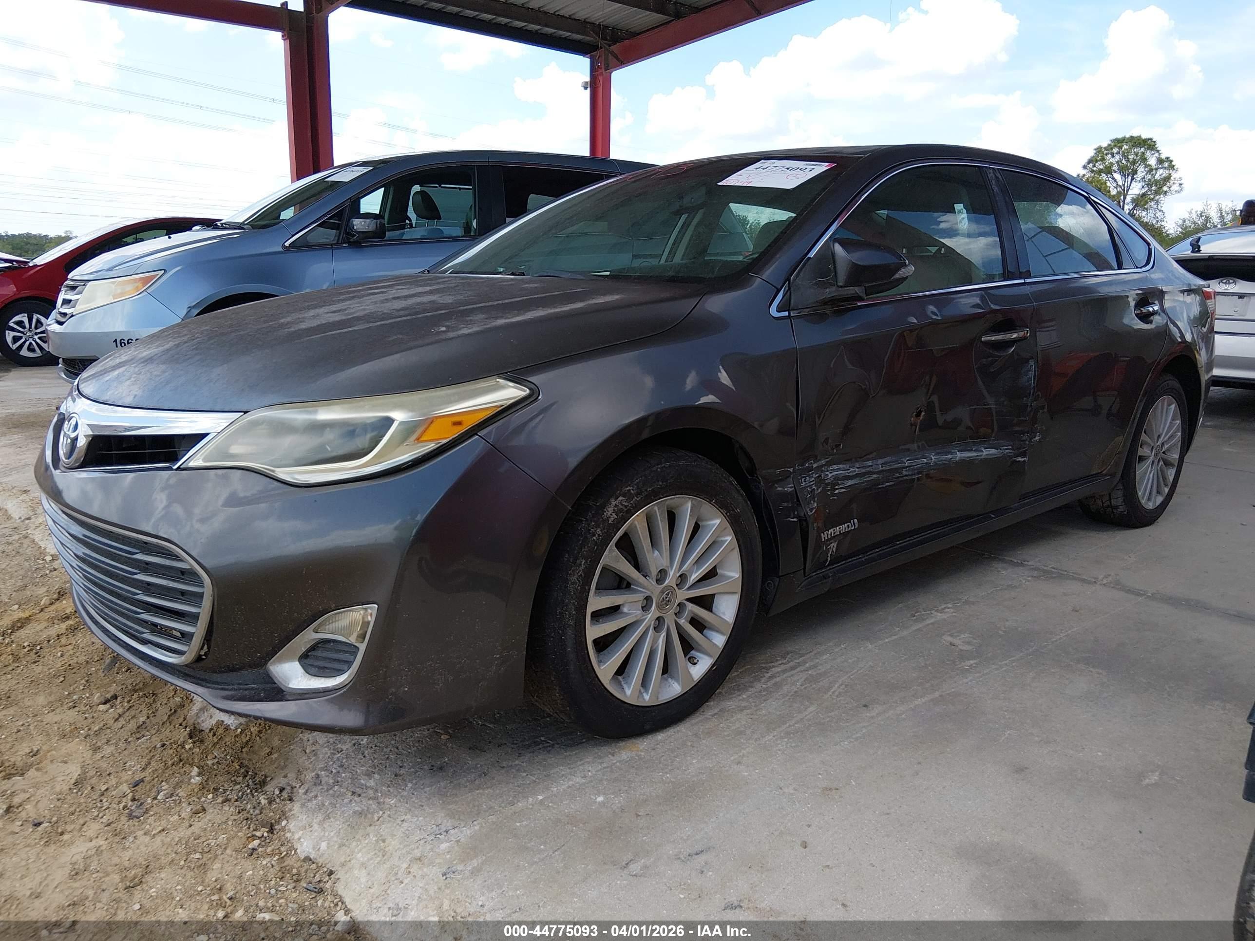 TOYOTA AVALON image 6