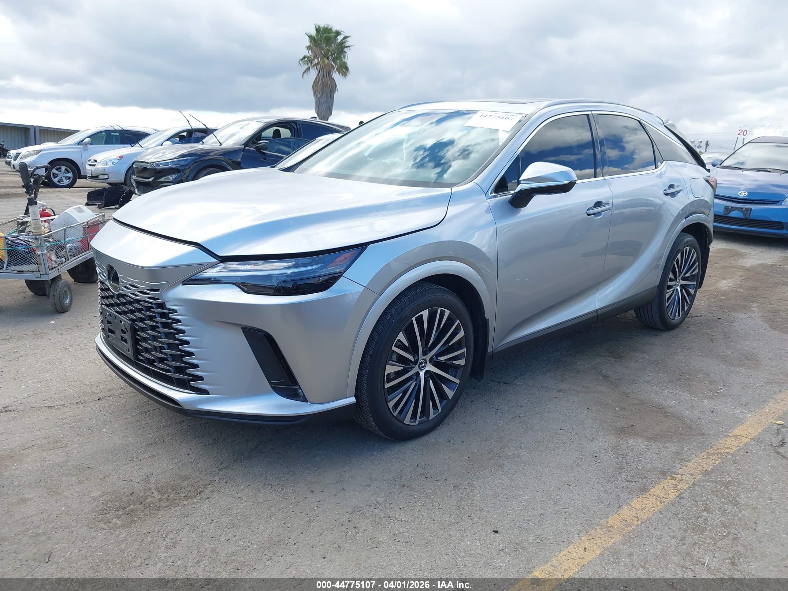 LEXUS RX image 2
