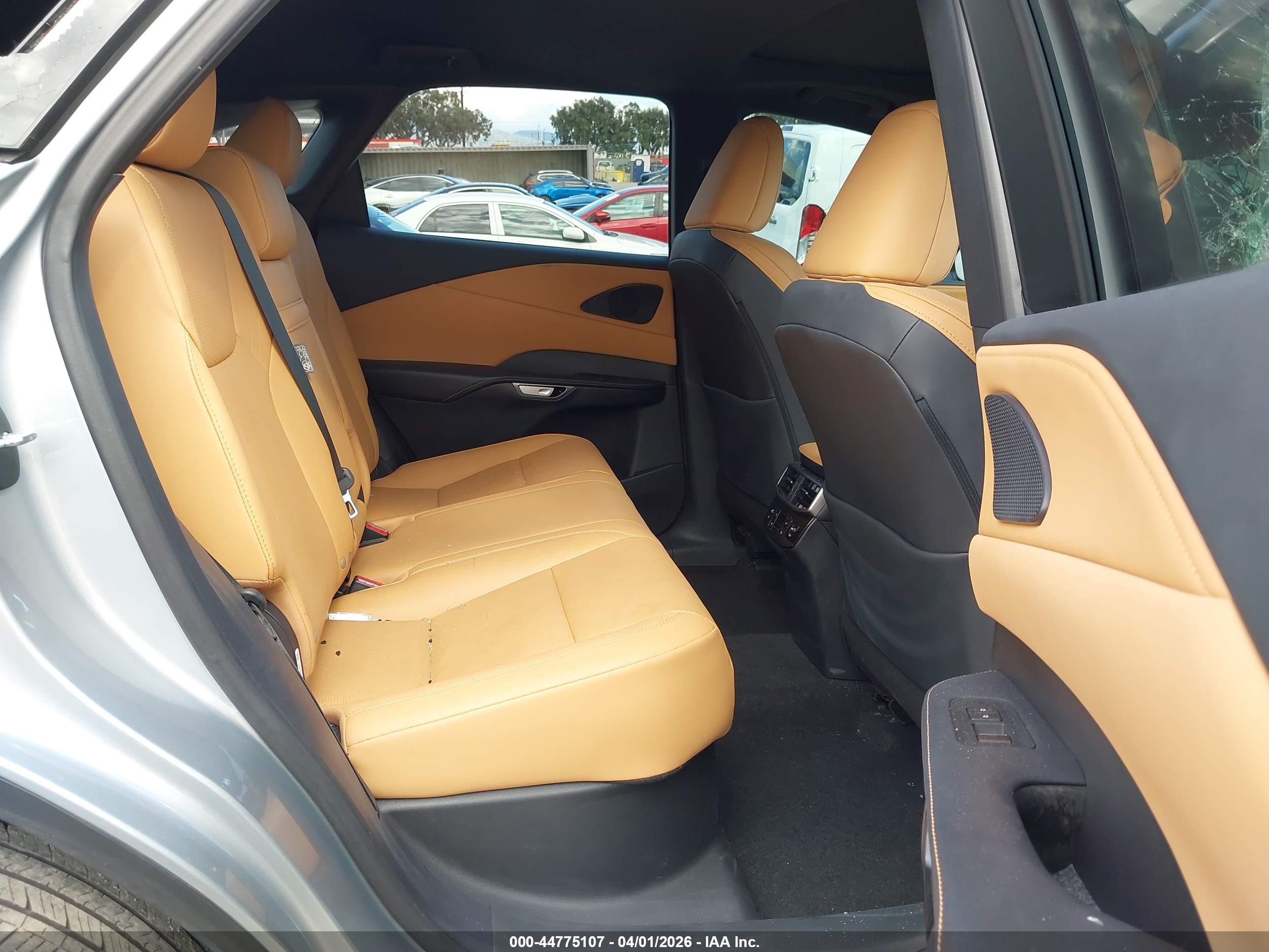 LEXUS RX image 8