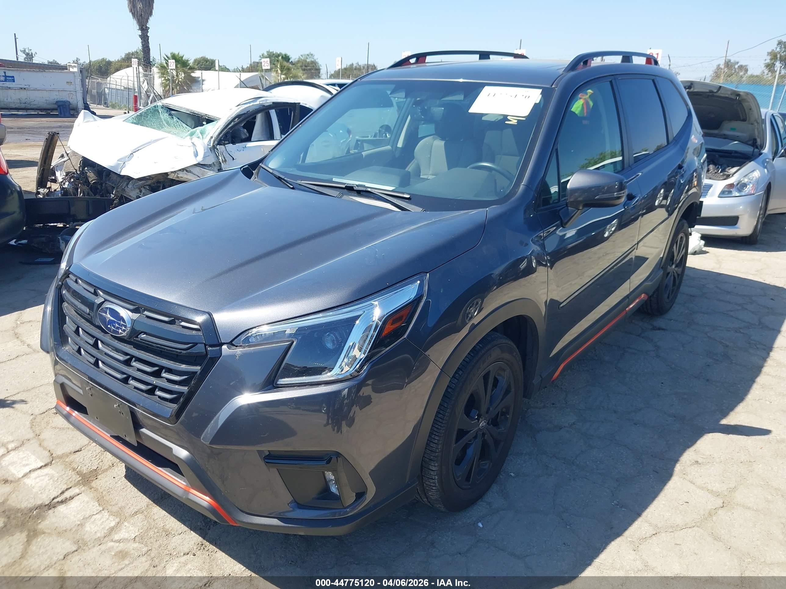 SUBARU FORESTER image 2