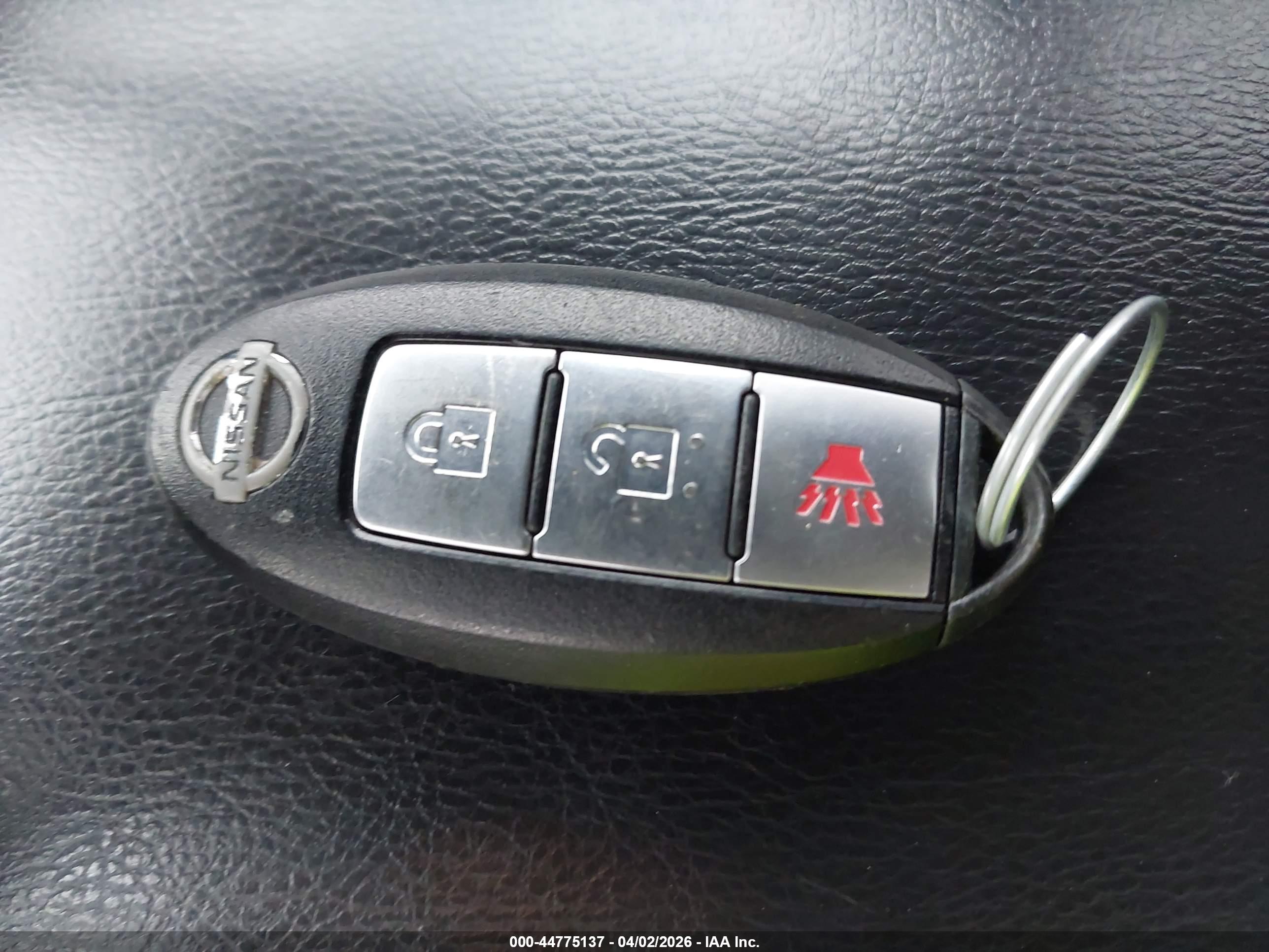 NISSAN ROGUE image 11