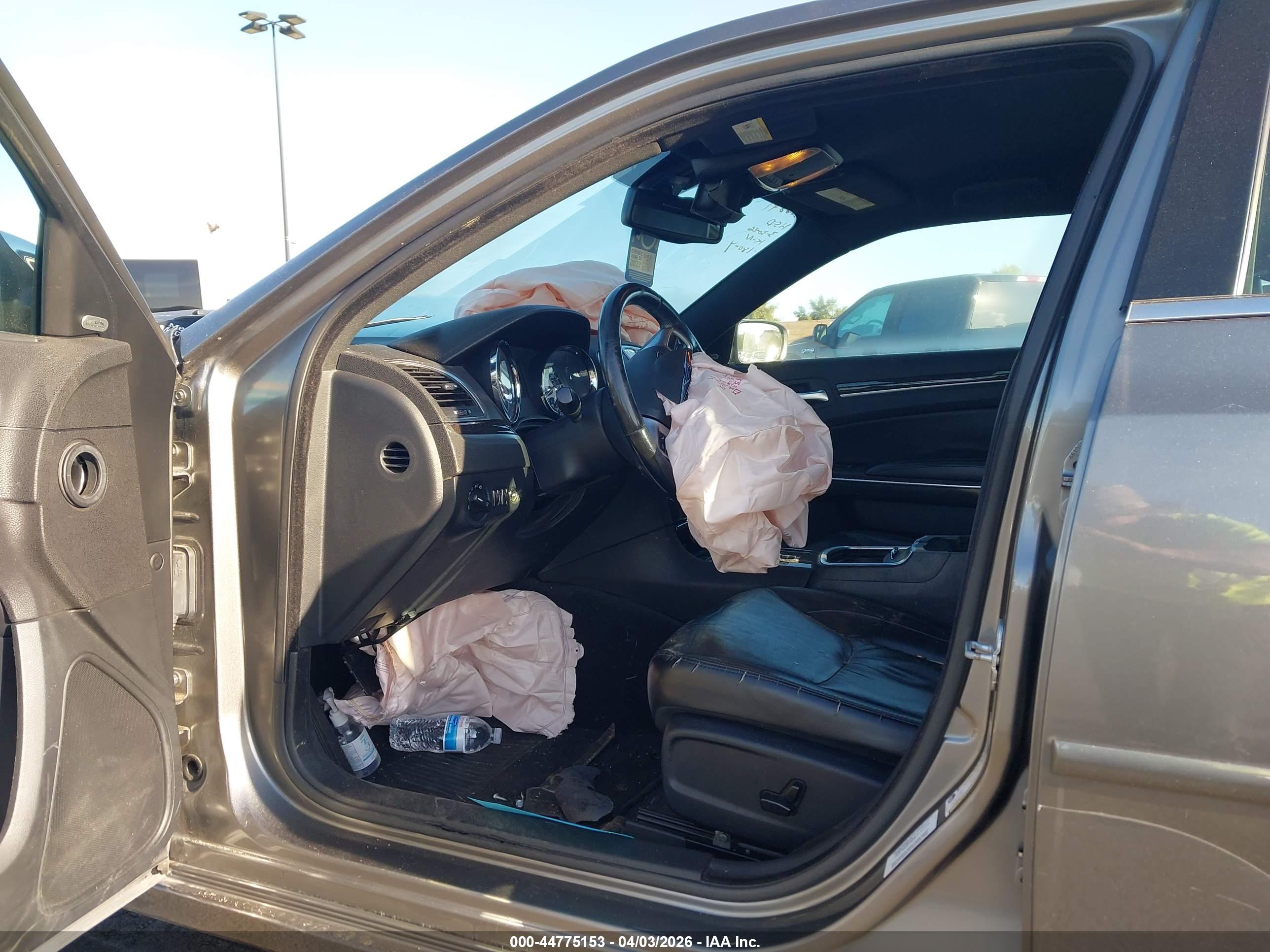 CHRYSLER 300 image 5