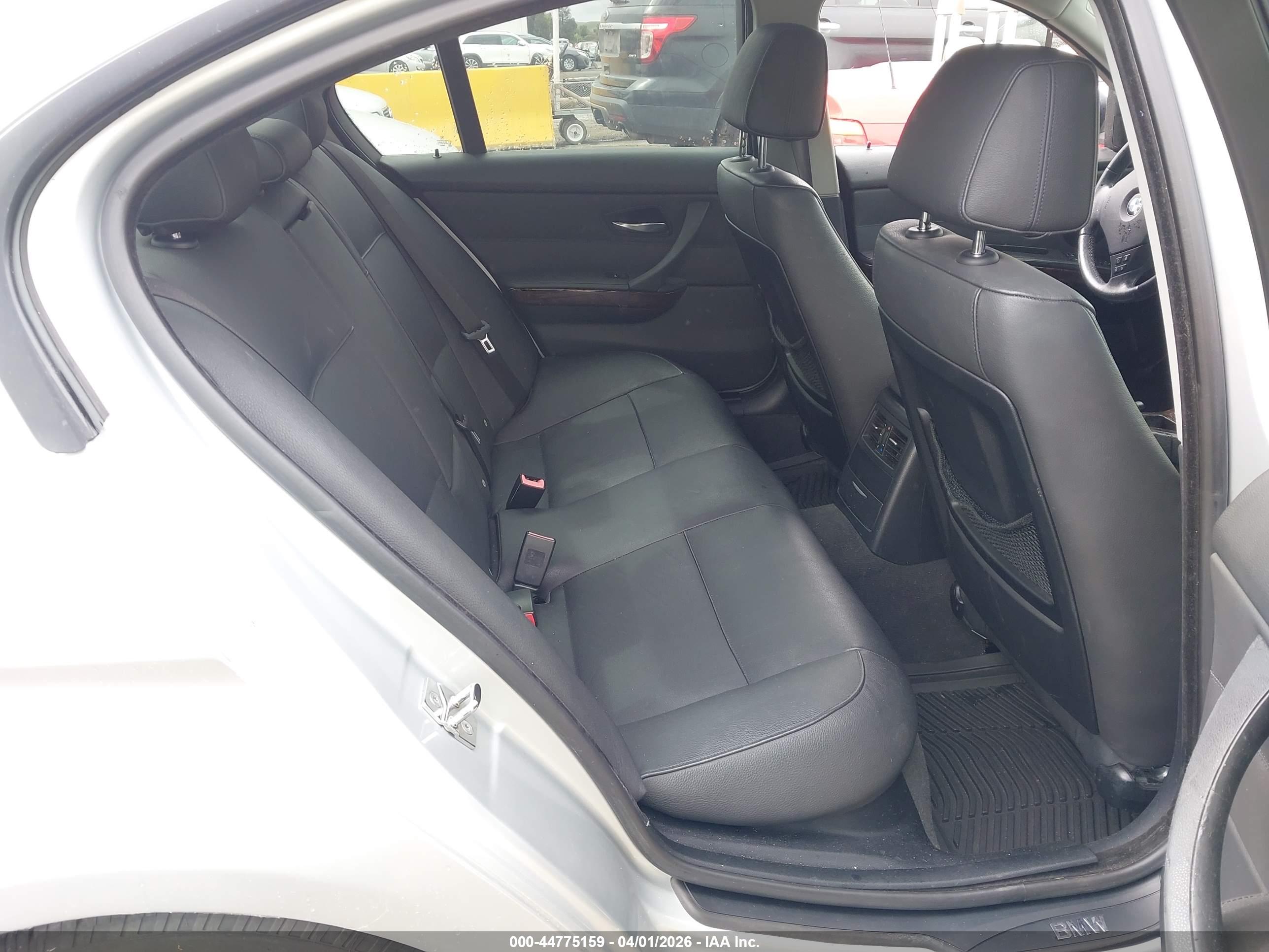 BMW 328I image 8