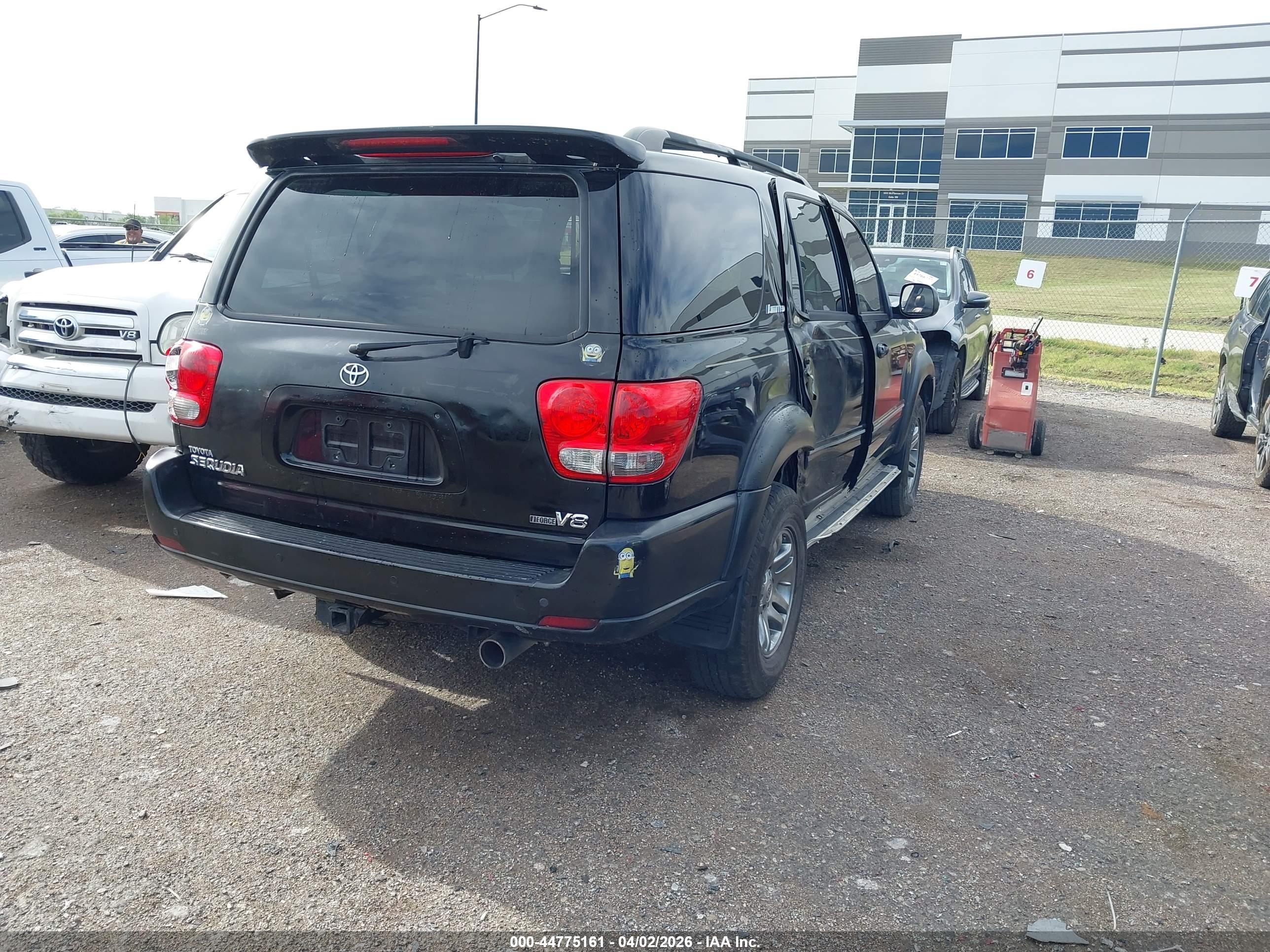 TOYOTA SEQUOIA image 4