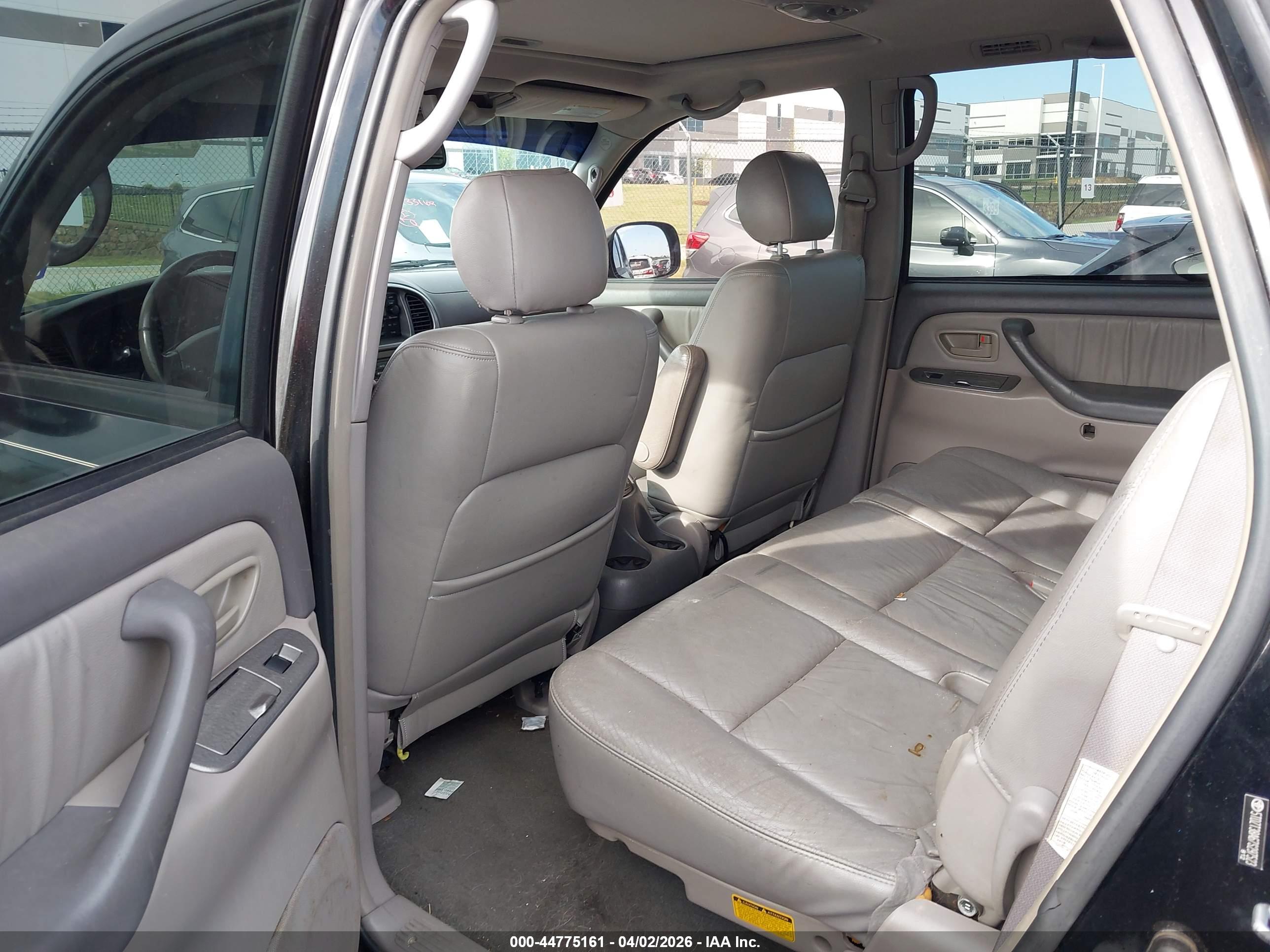 TOYOTA SEQUOIA image 8