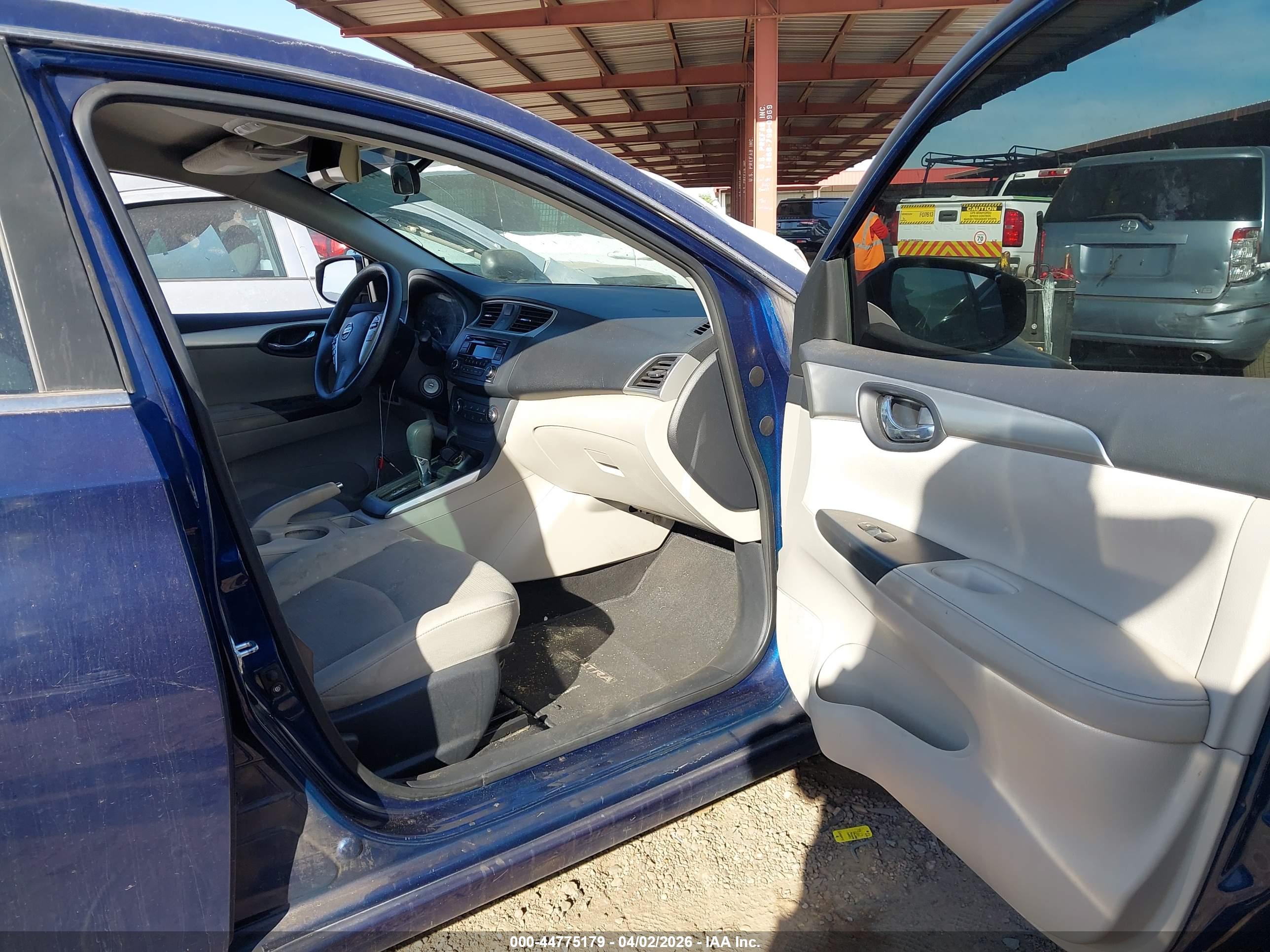 NISSAN SENTRA image 5
