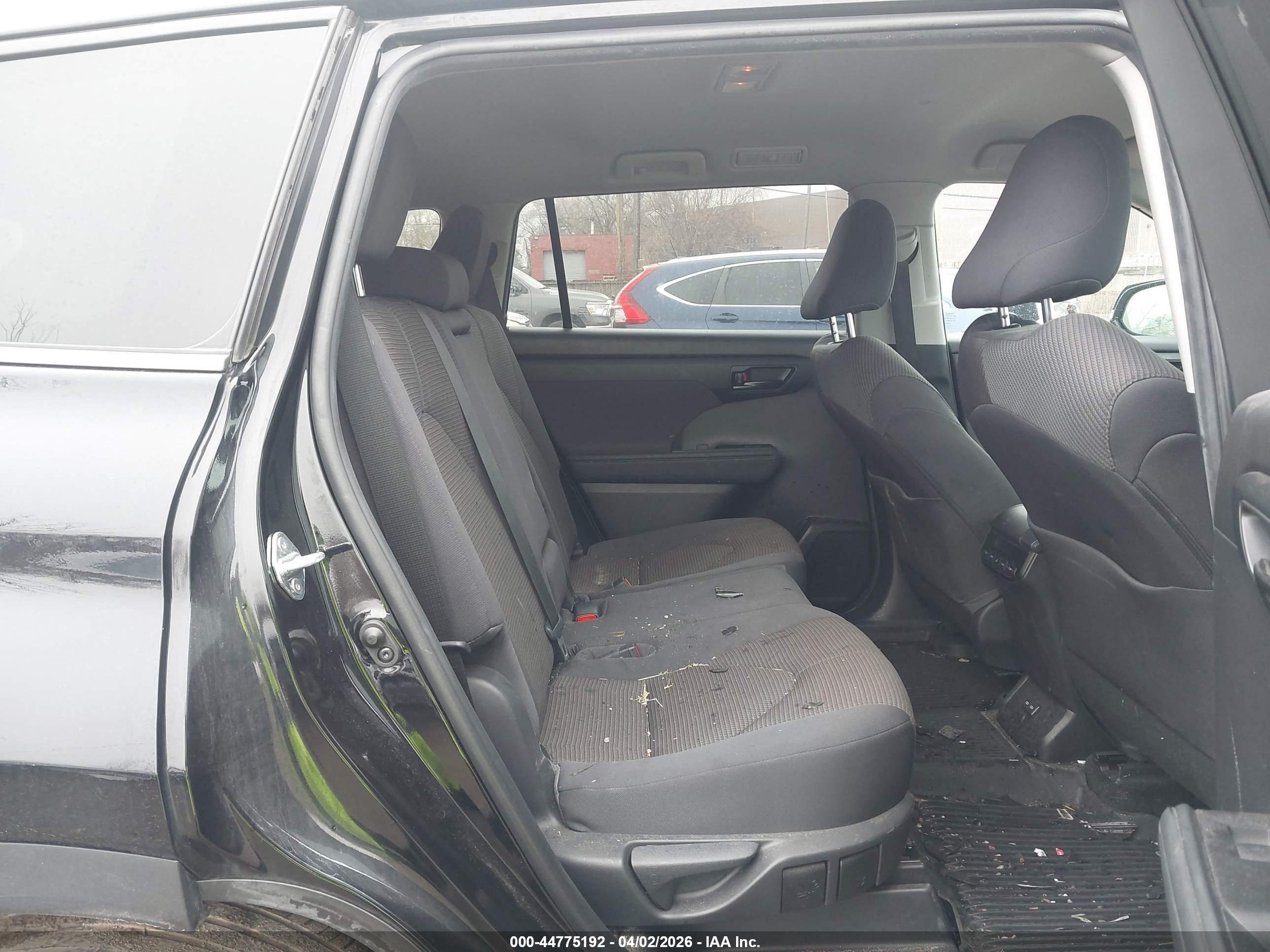 TOYOTA HIGHLANDER image 8