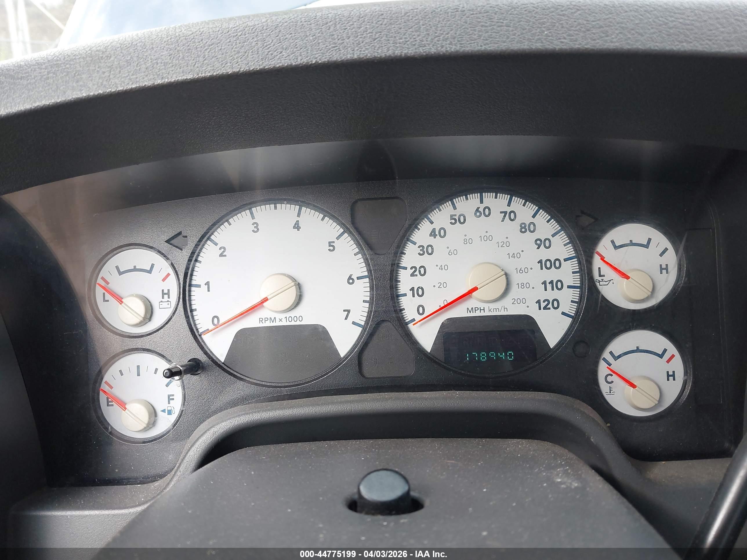 DODGE RAM image 7
