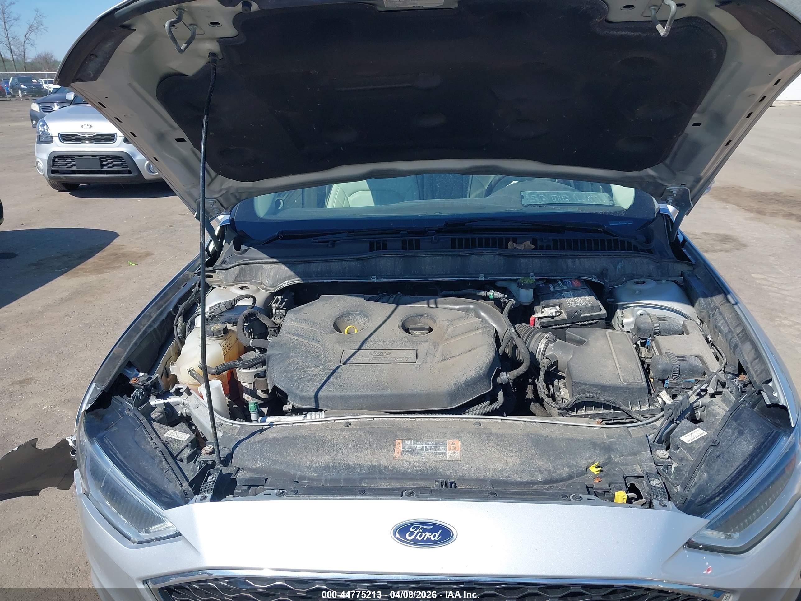 FORD FUSION image 10