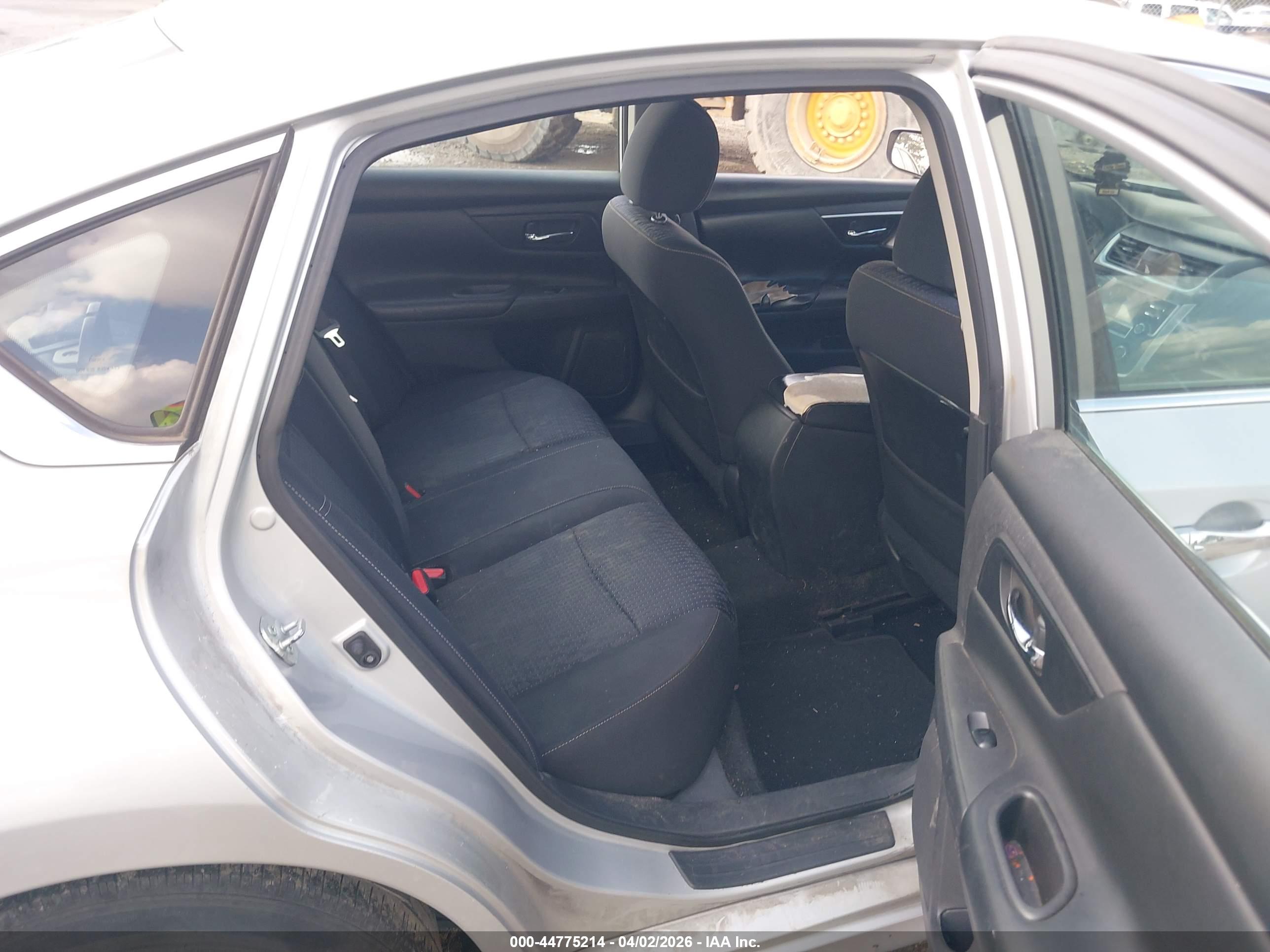 NISSAN ALTIMA image 8