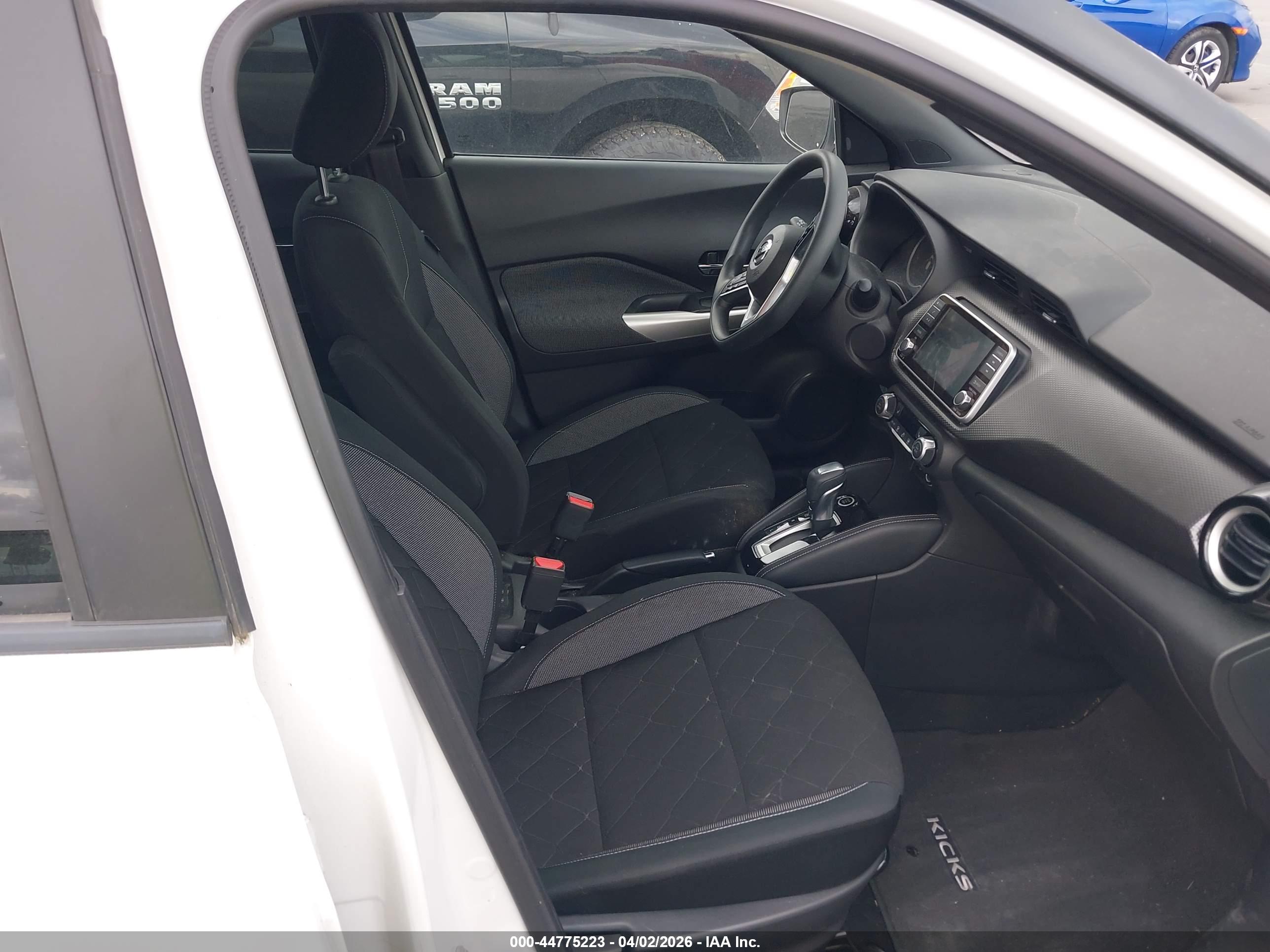 NISSAN KICKS image 5