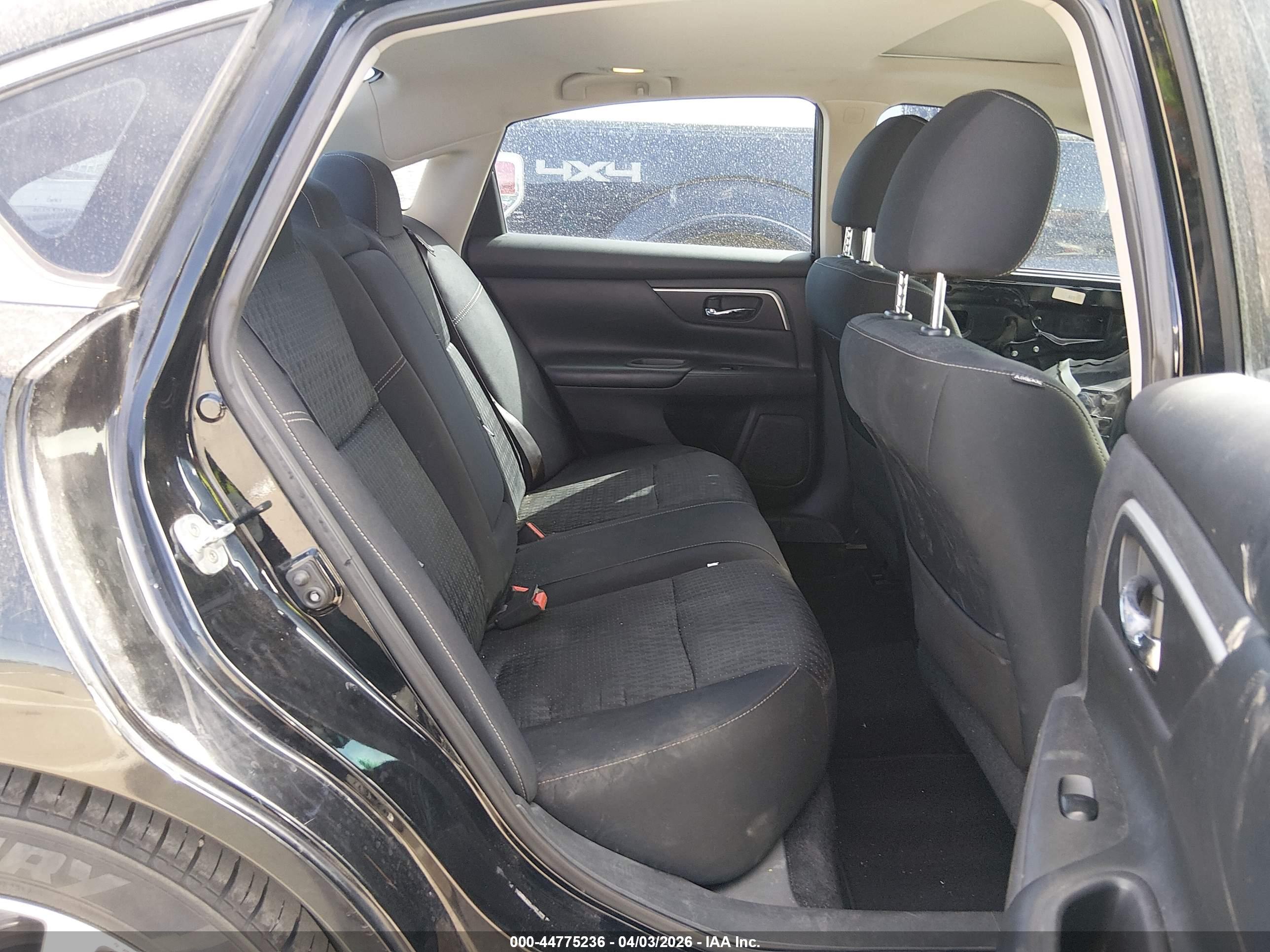 NISSAN ALTIMA image 8