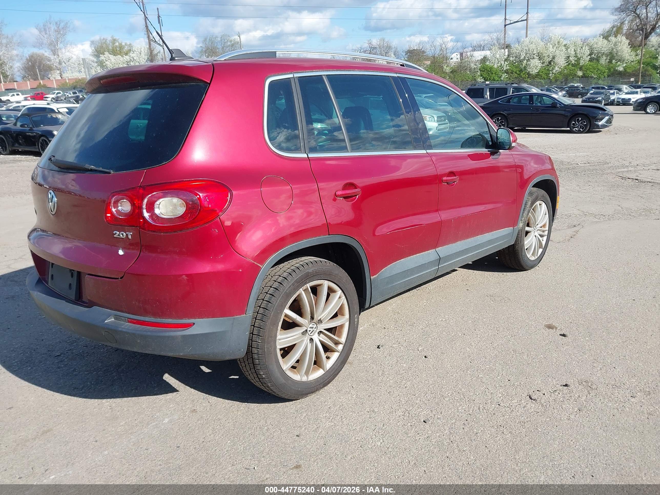 VOLKSWAGEN TIGUAN image 4