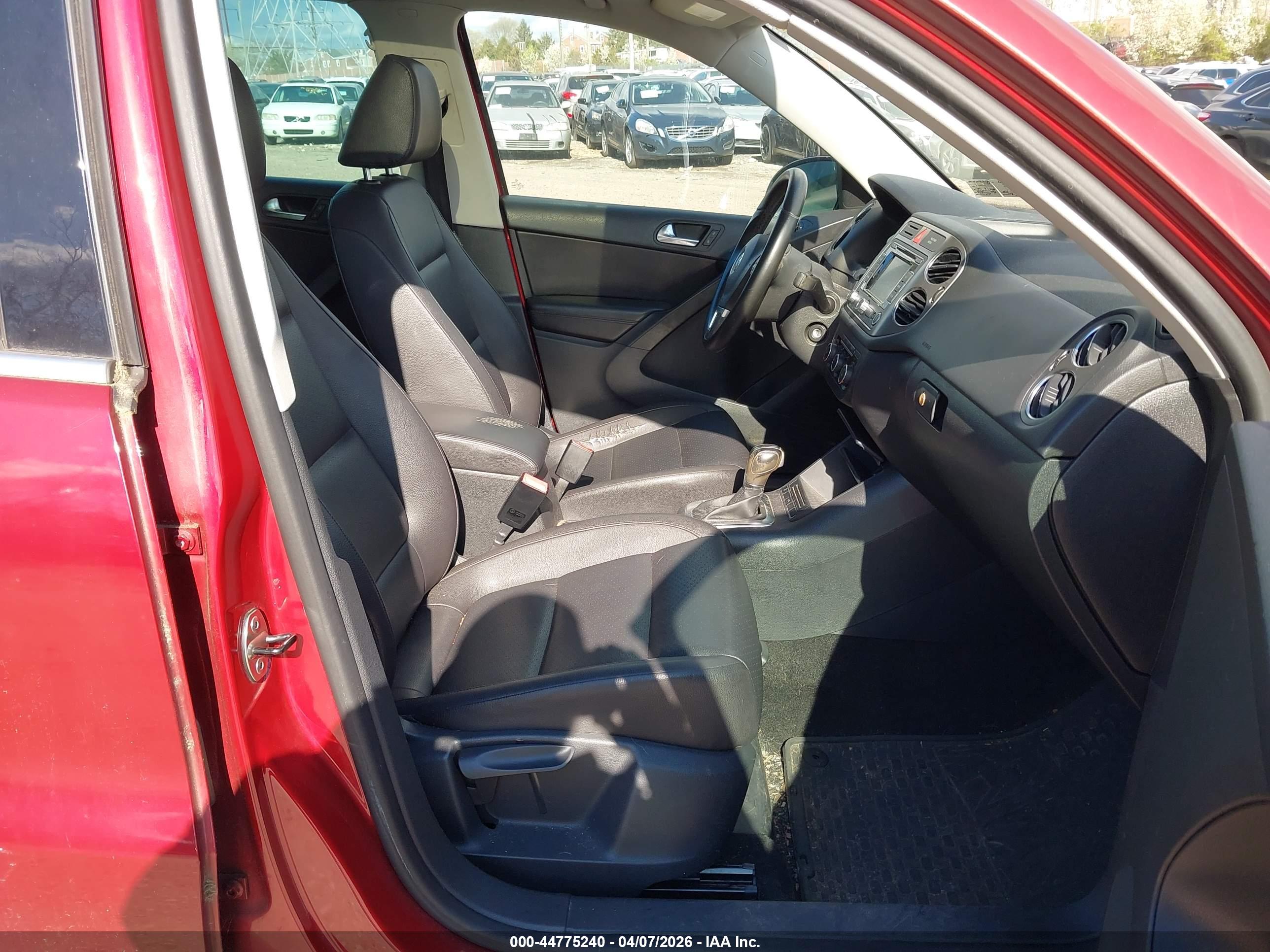 VOLKSWAGEN TIGUAN image 5