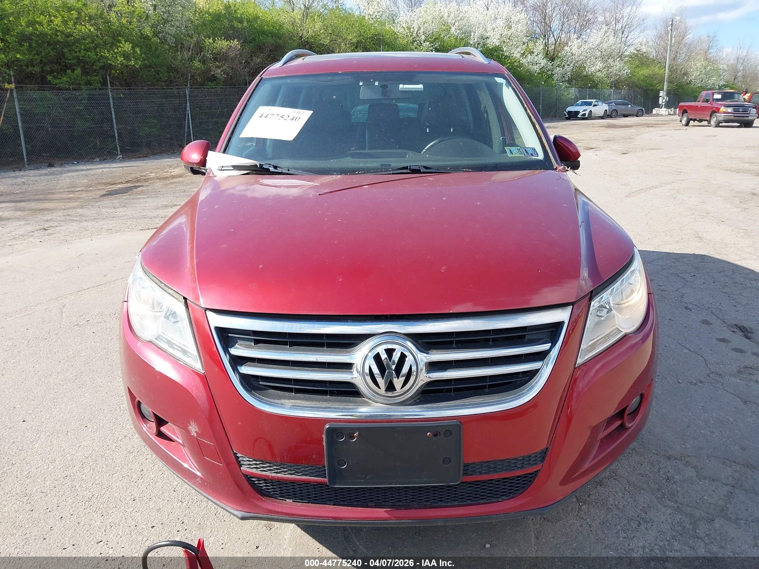 VOLKSWAGEN TIGUAN image 6