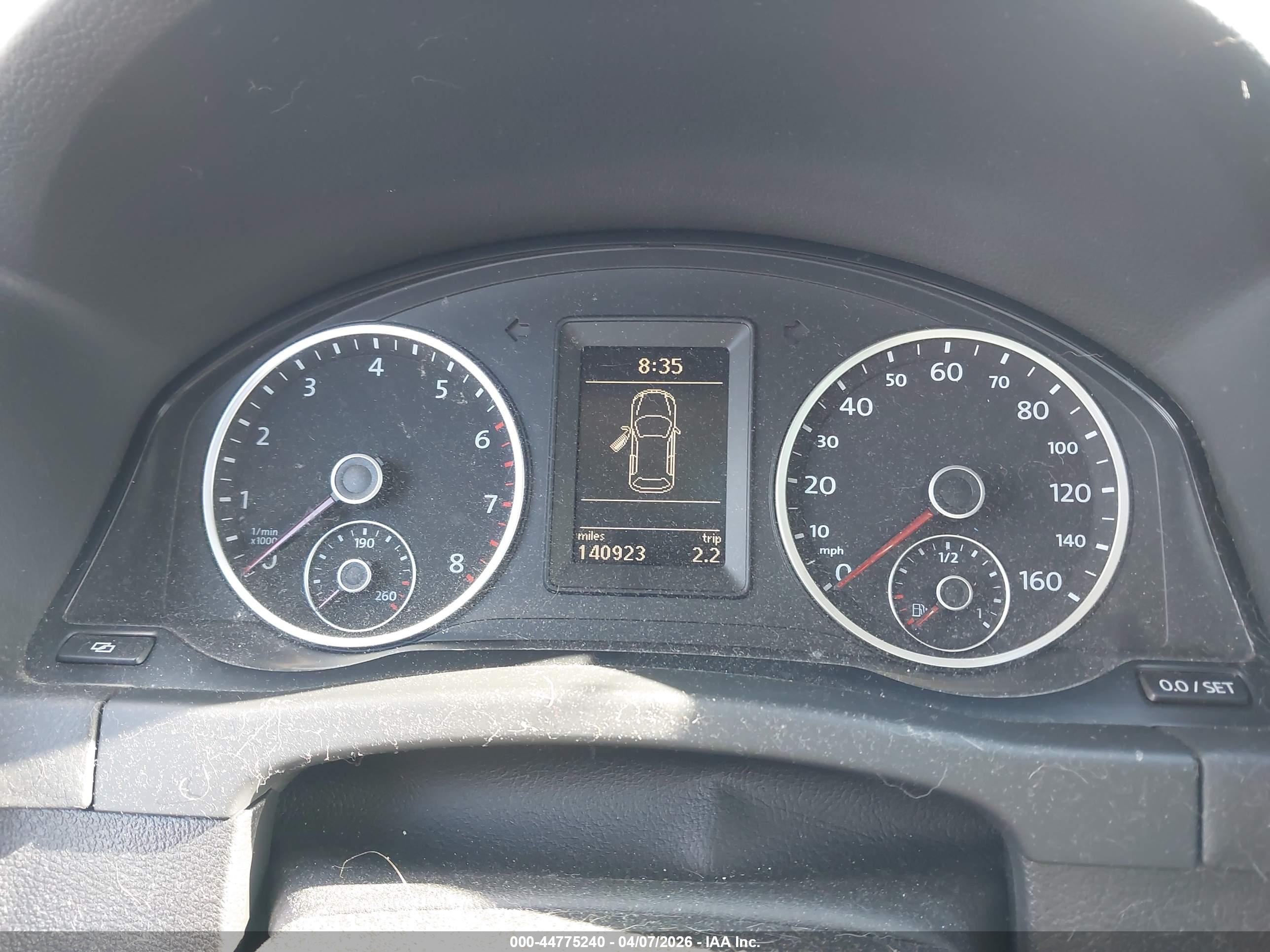 VOLKSWAGEN TIGUAN image 7