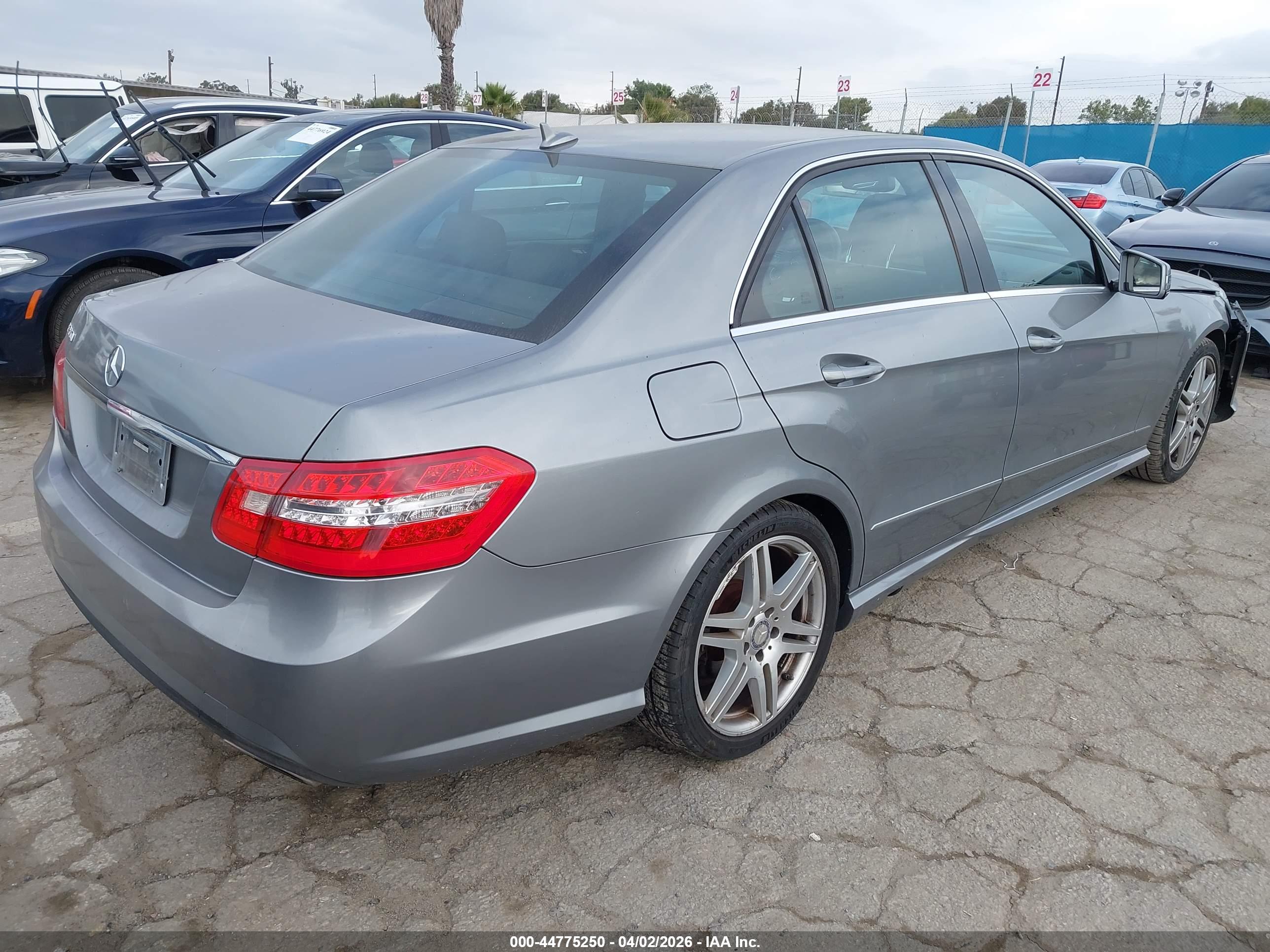 MERCEDES-BENZ E image 4