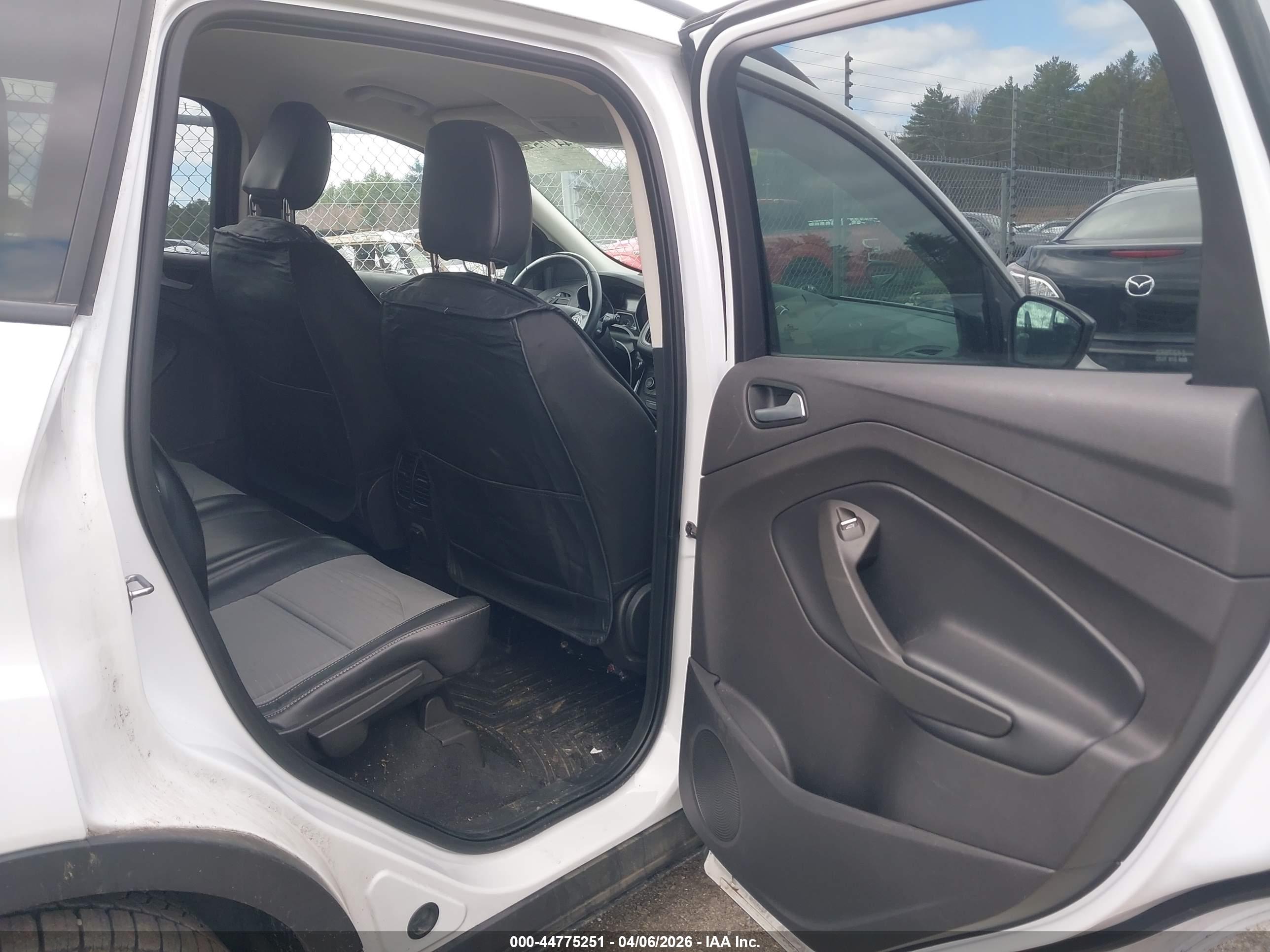 FORD ESCAPE image 8
