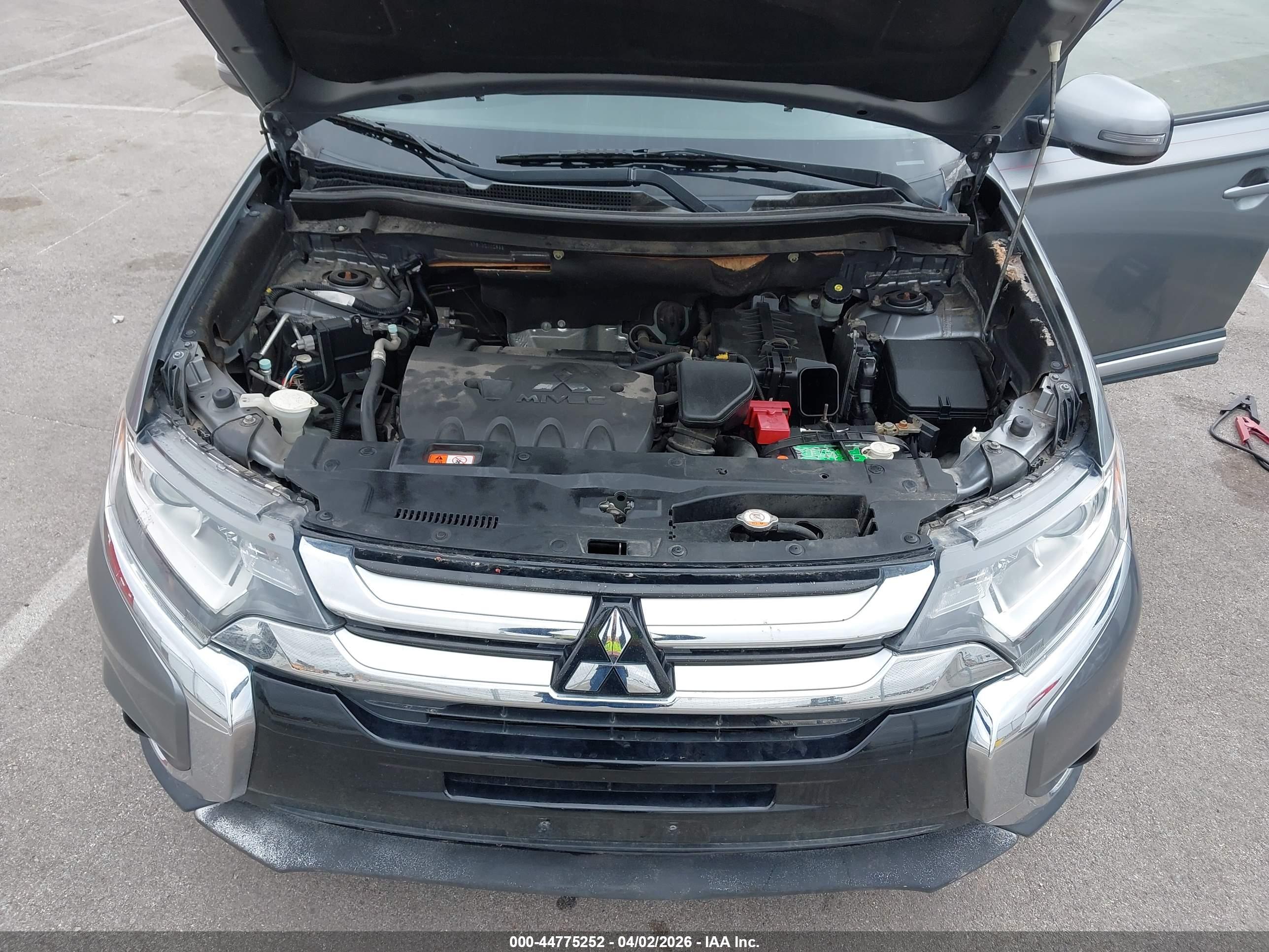 MITSUBISHI OUTLANDER image 10