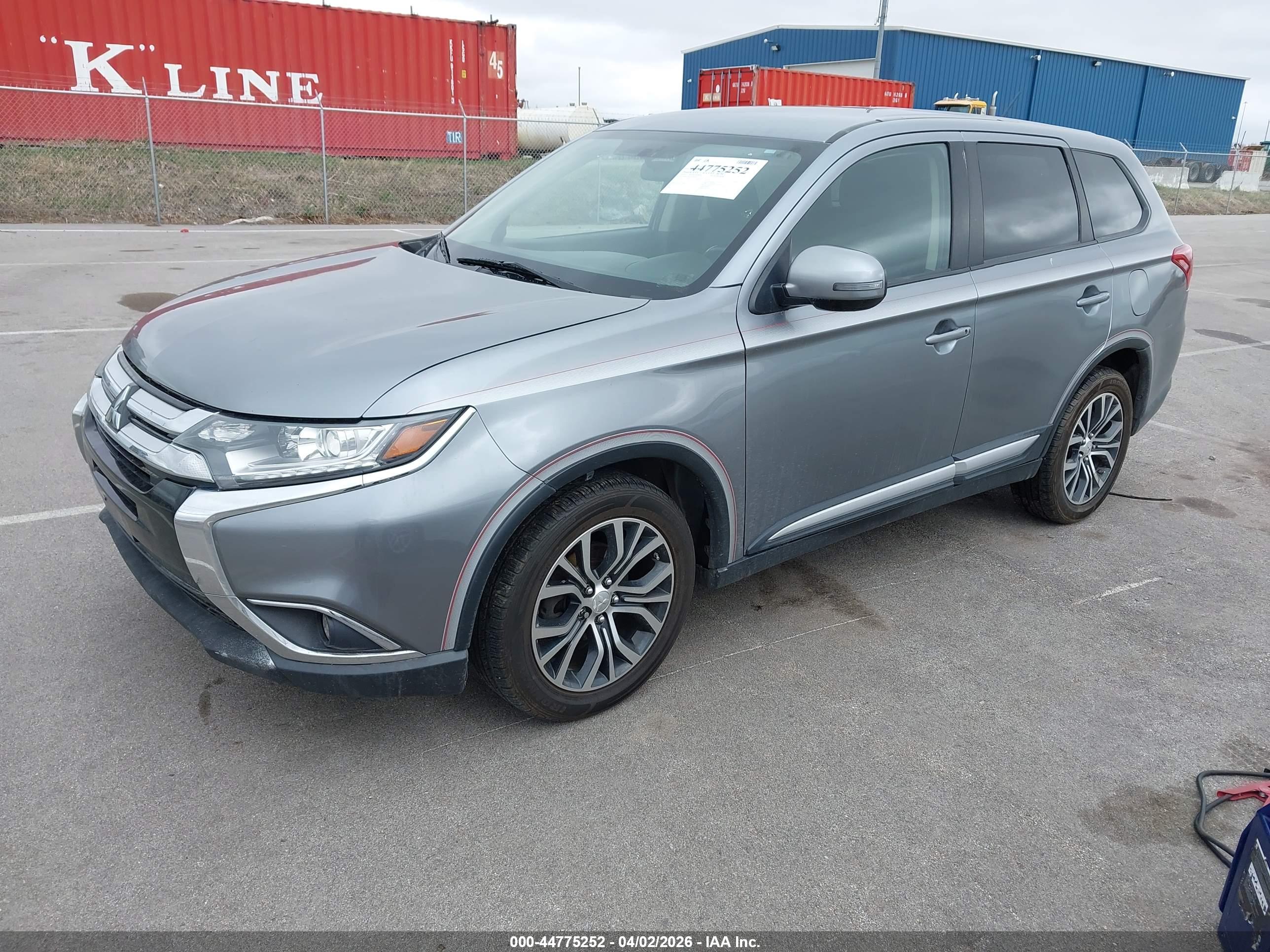 MITSUBISHI OUTLANDER image 2