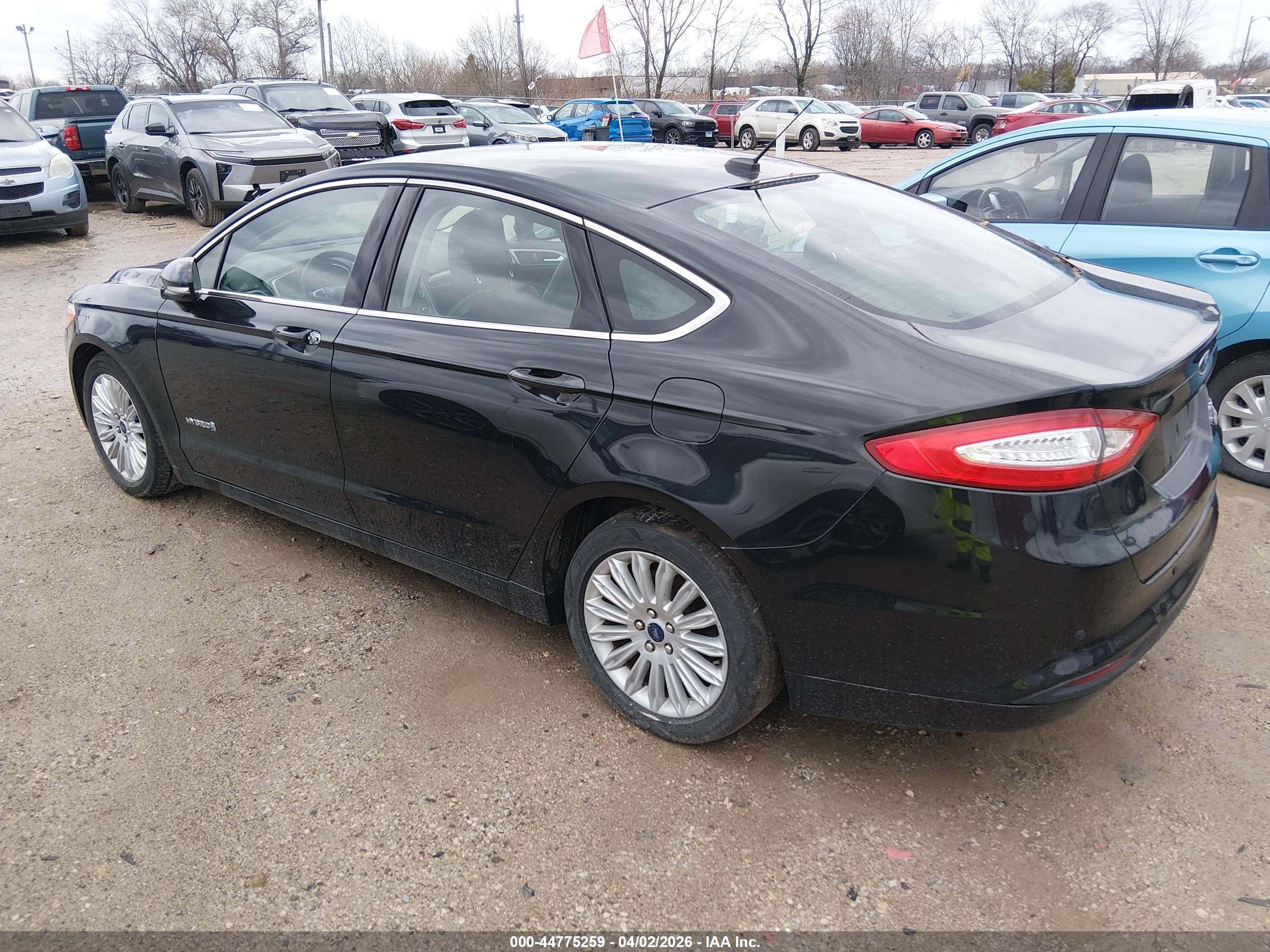 FORD FUSION image 3