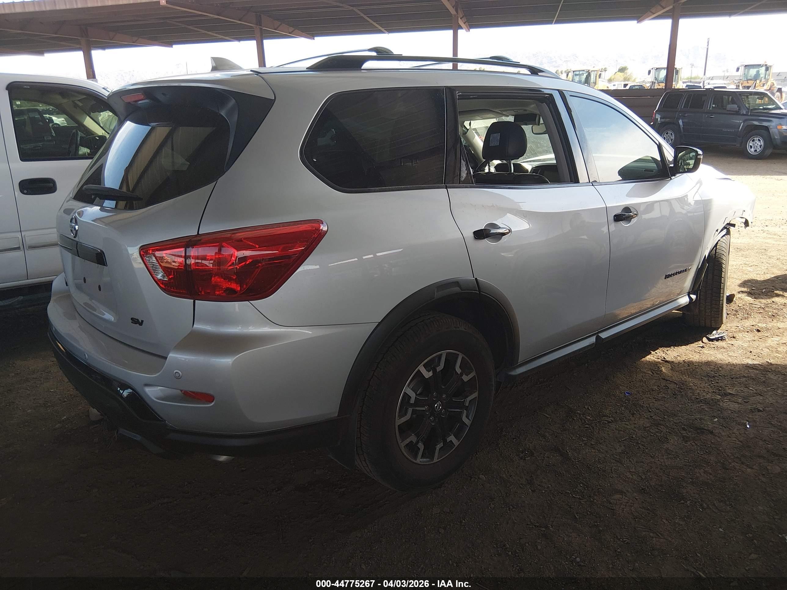 NISSAN PATHFINDER image 4